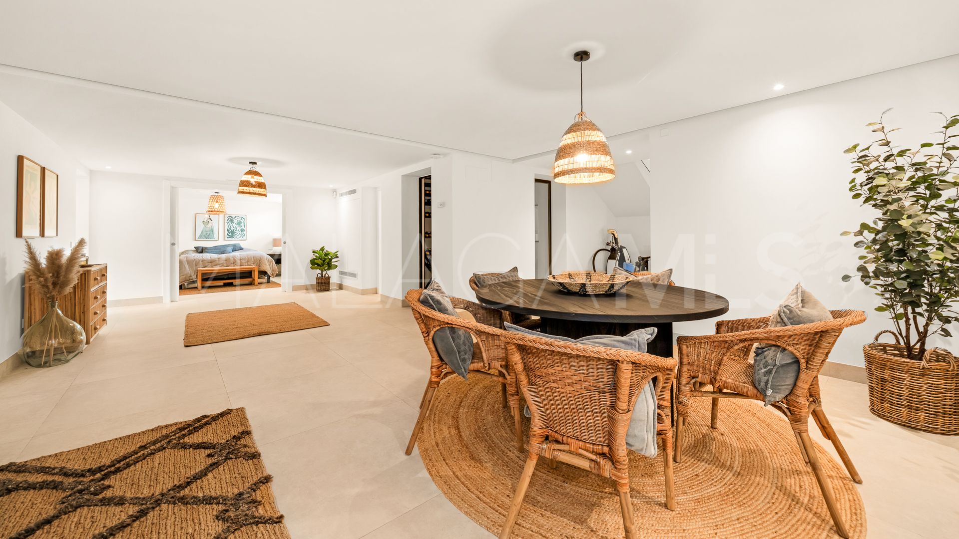 Villa for sale in Nueva Andalucia