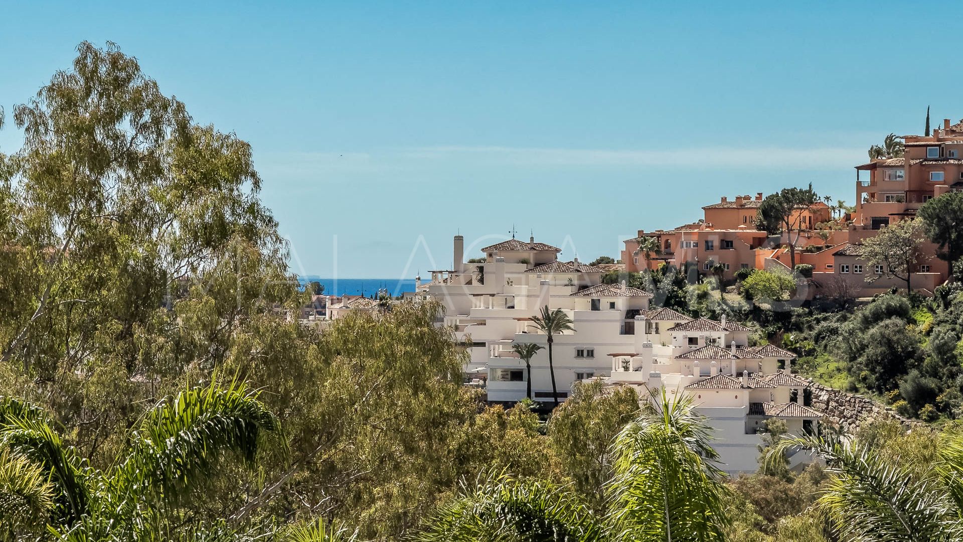 Lägenhet for sale in Nueva Andalucia