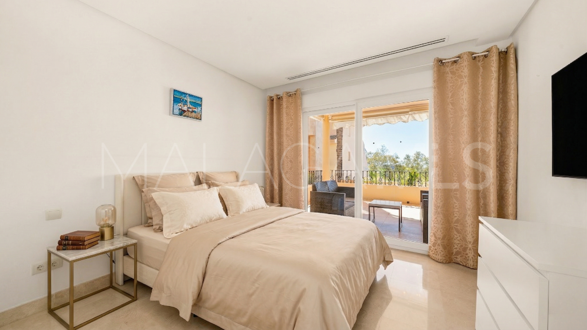 Lägenhet for sale in Nueva Andalucia