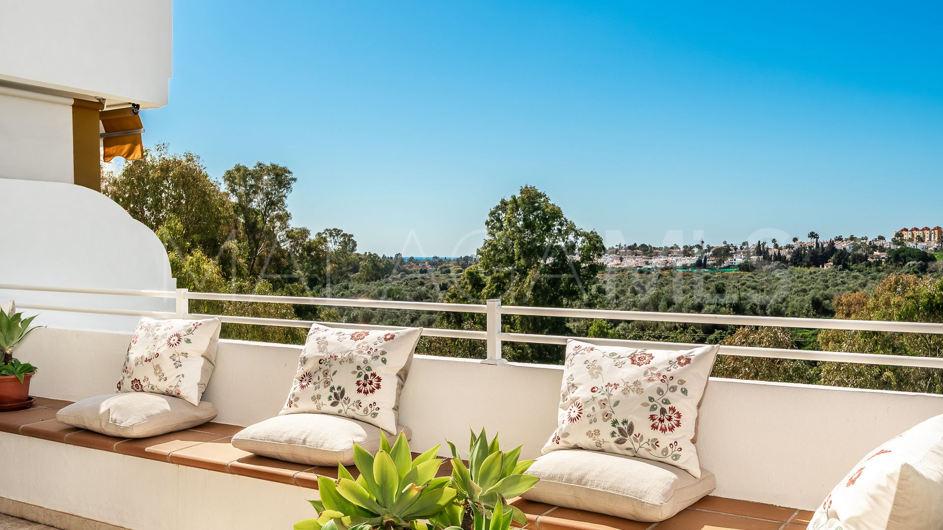 Apartment for sale in Guadalmina Alta with 2 bedrooms