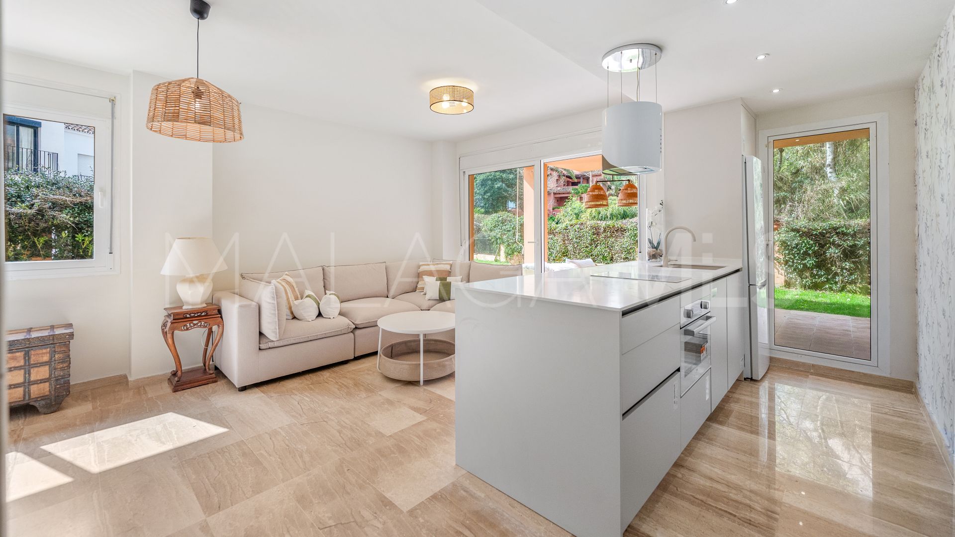 Ground floor apartment for sale in Costabella