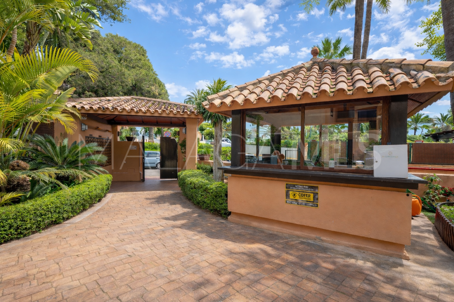 Ground floor apartment for sale in Costabella