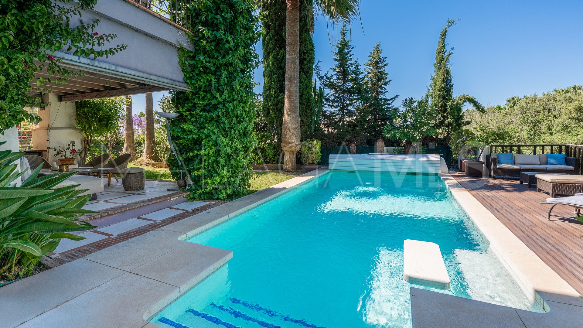 Villa for sale in Nagüeles