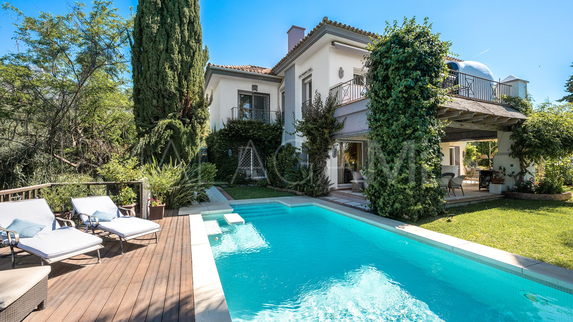 Villa for sale in Nagüeles