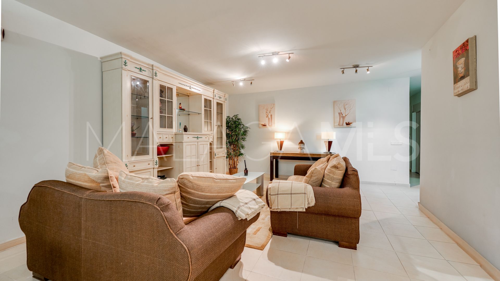 Villa for sale in Elviria