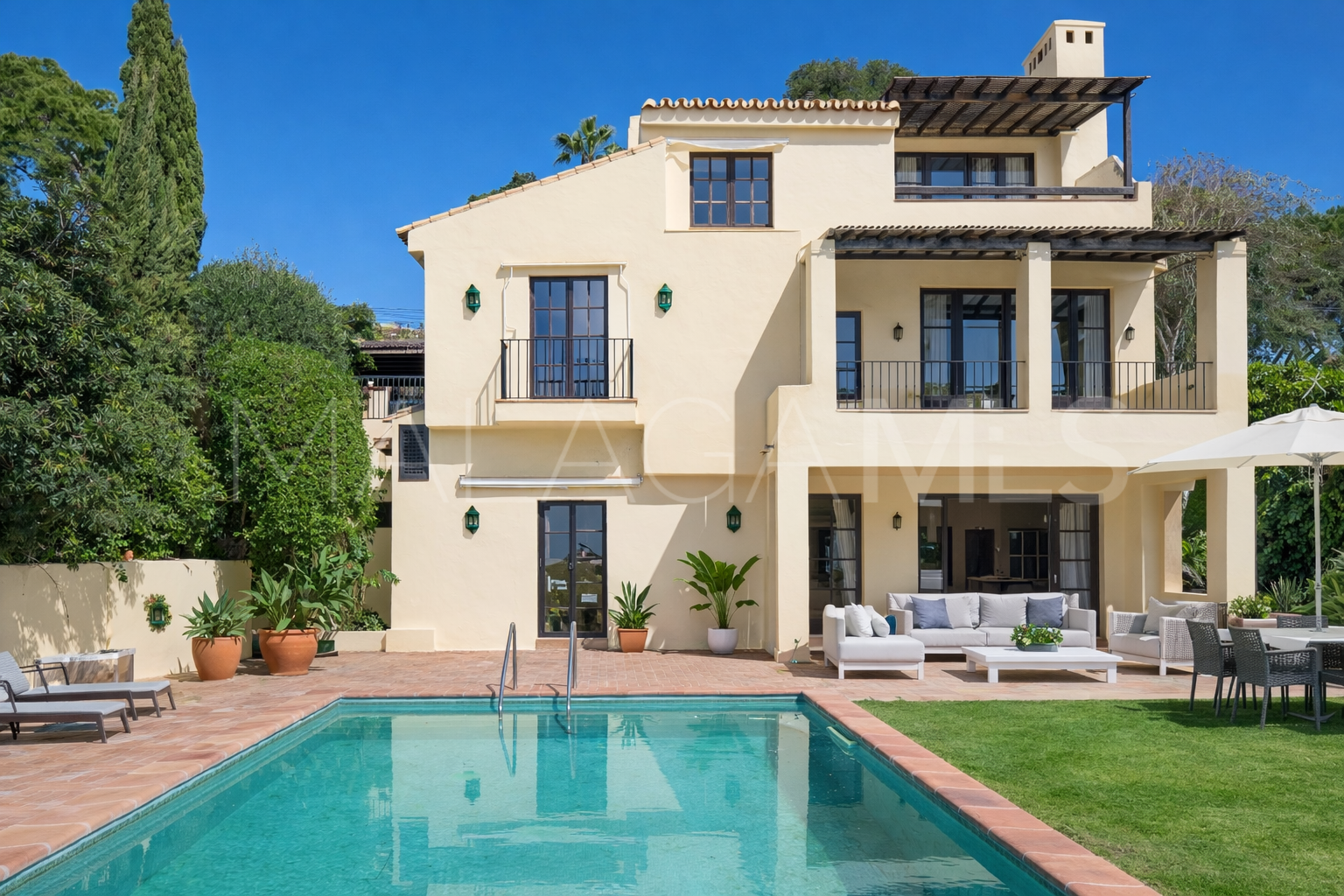 Elviria 4 bedrooms villa for sale