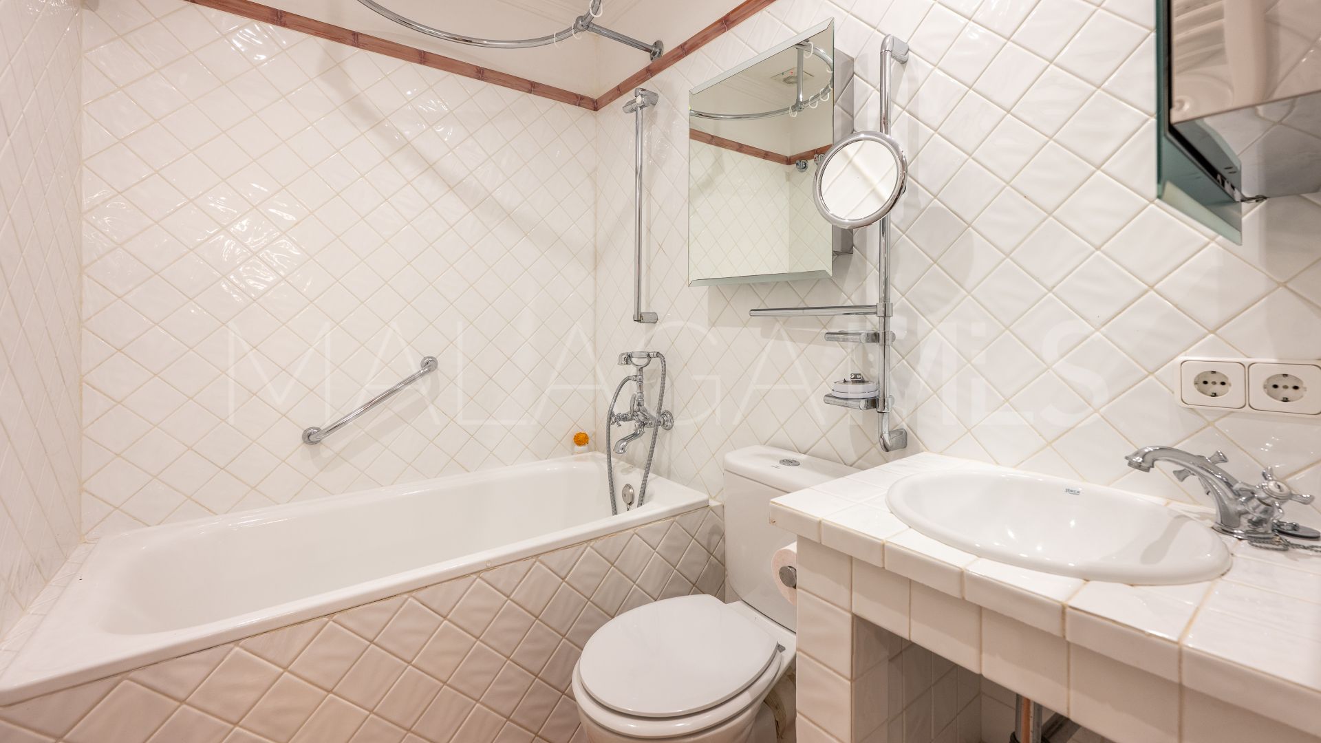 Elviria 4 bedrooms villa for sale