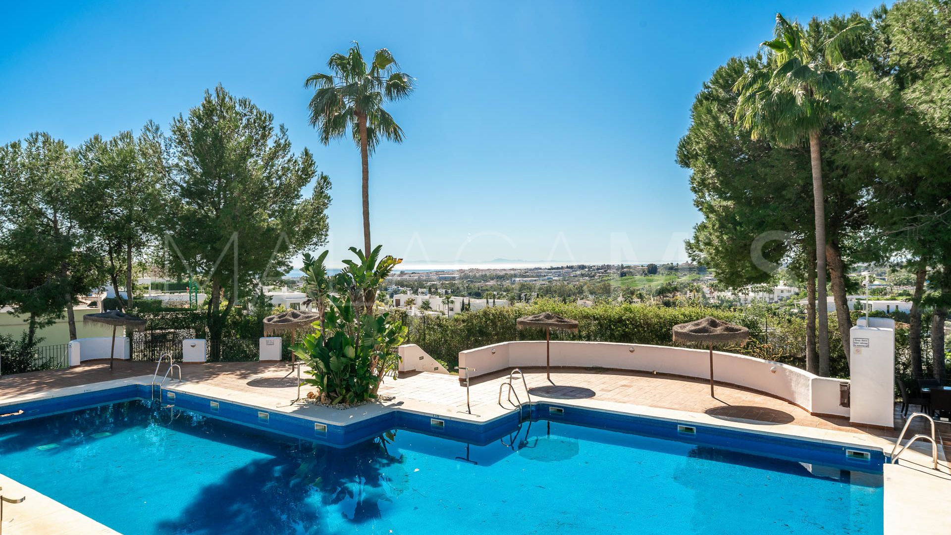 Duplex for sale in Nueva Andalucia