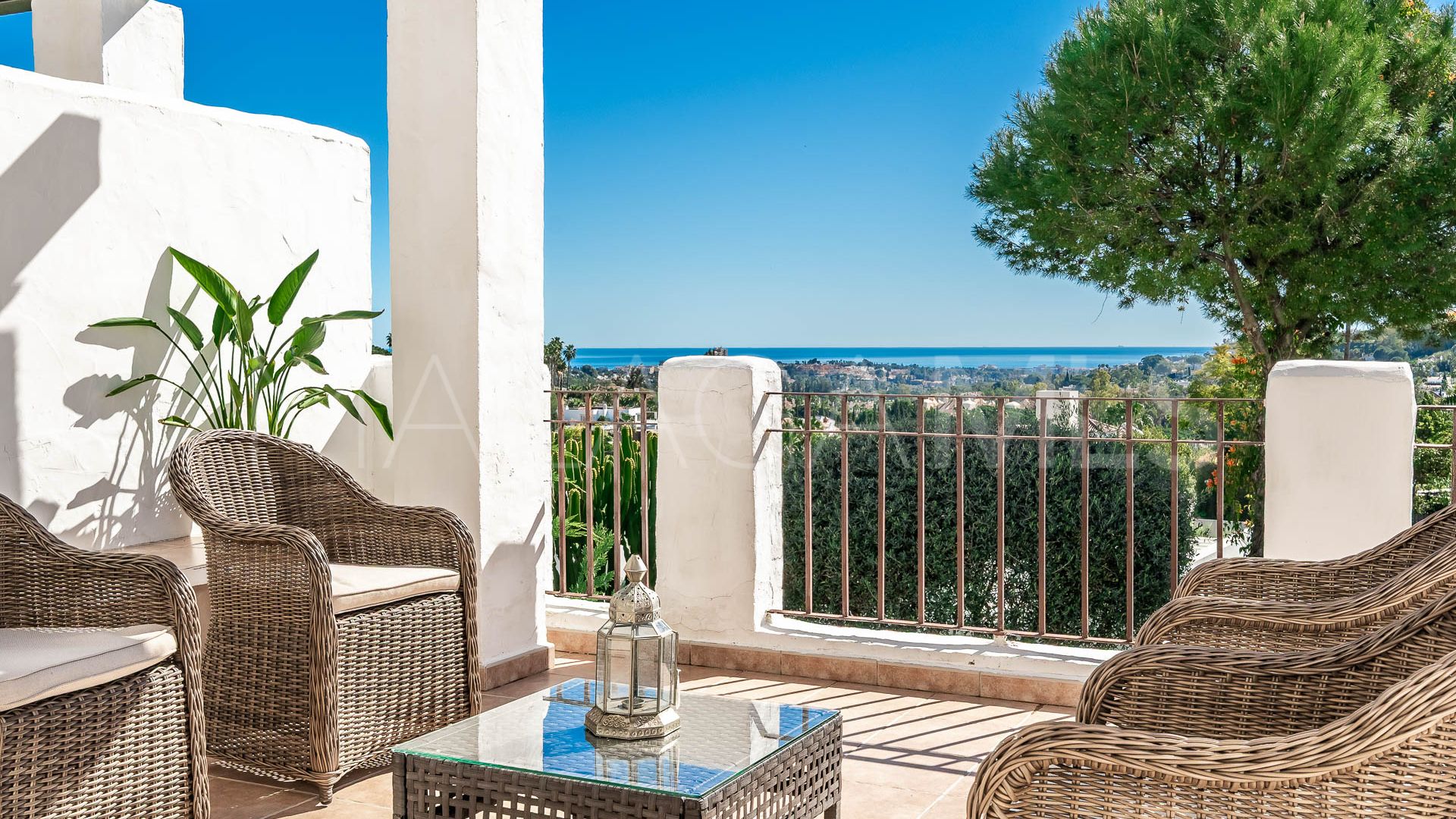 Duplex for sale in Nueva Andalucia