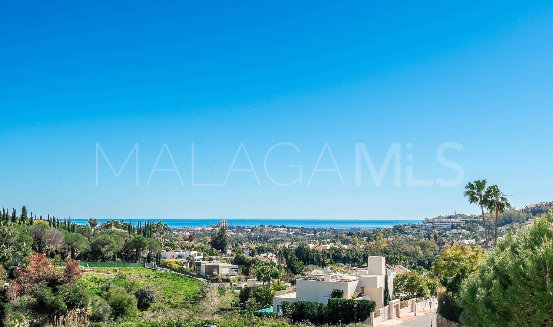 Duplex for sale in Nueva Andalucia