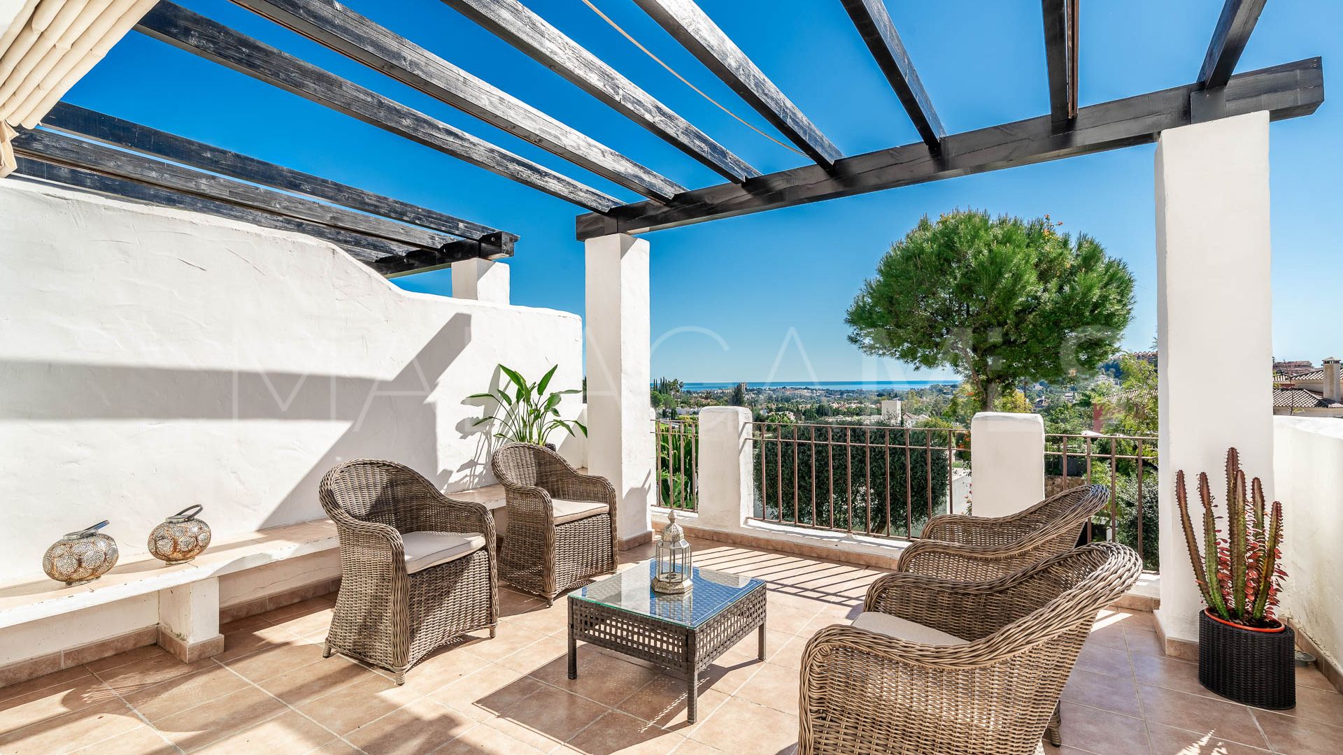 Duplex for sale in Nueva Andalucia