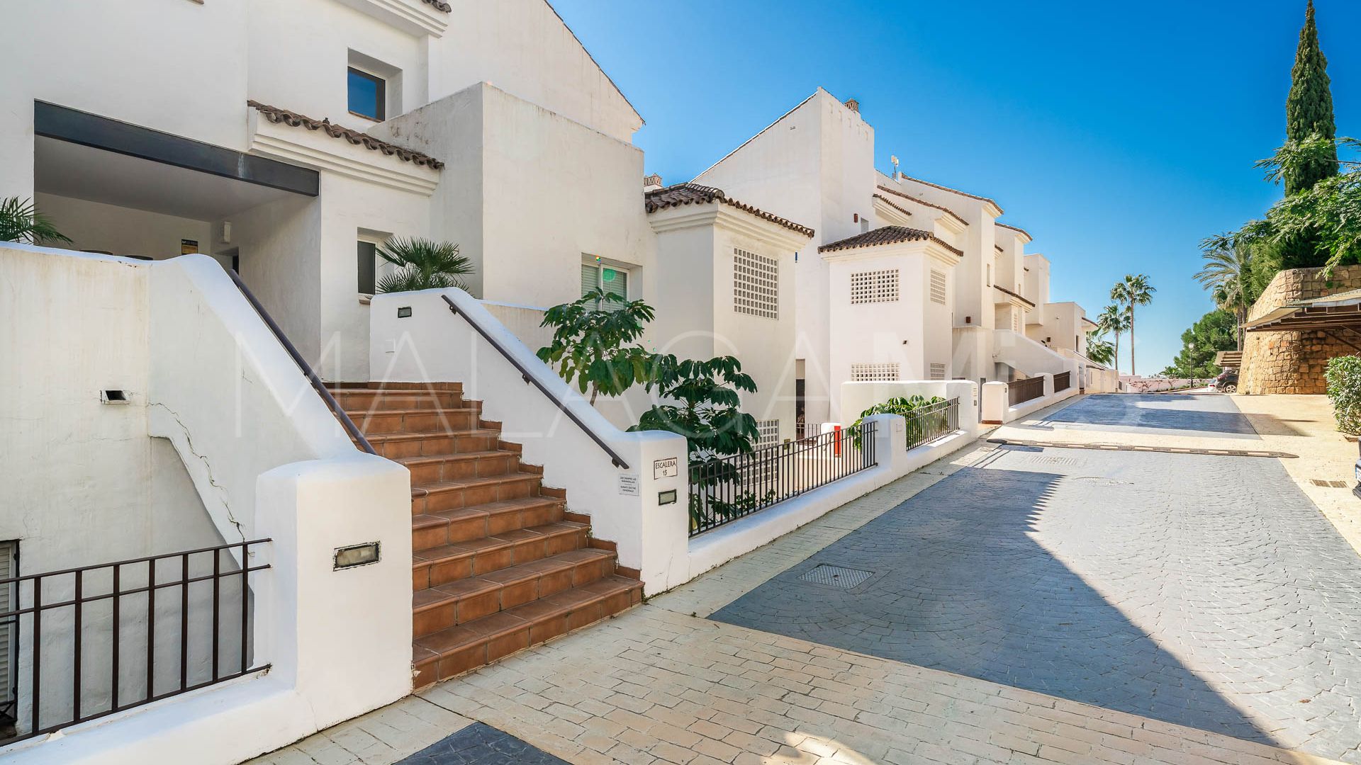 Duplex for sale in Nueva Andalucia