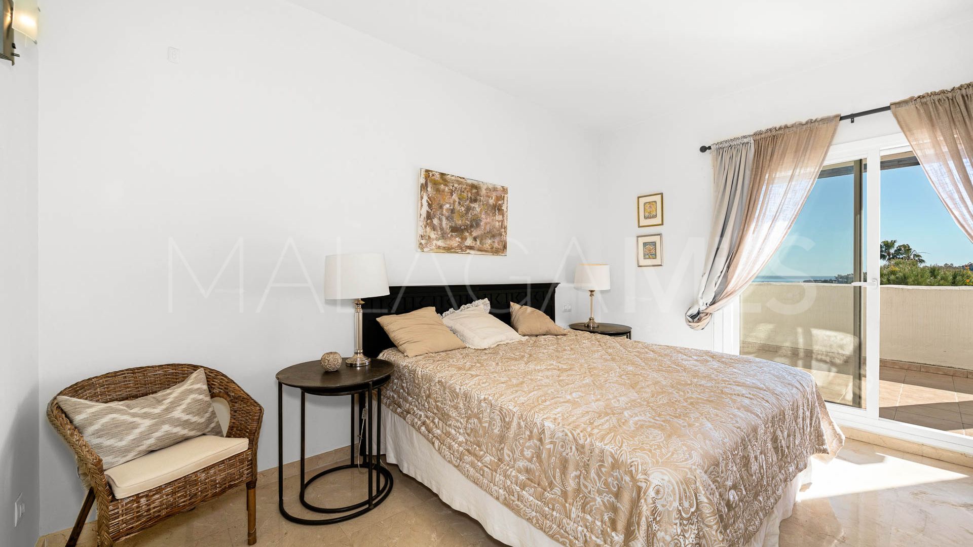 Duplex for sale in Nueva Andalucia