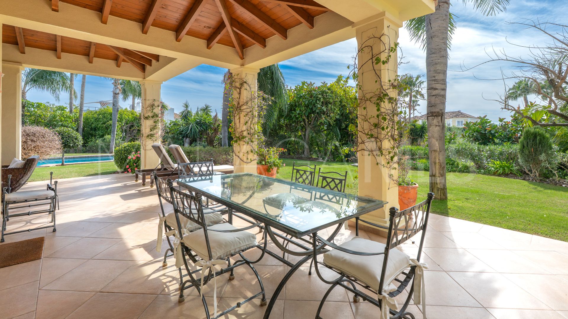 Villa for sale in Los Arqueros