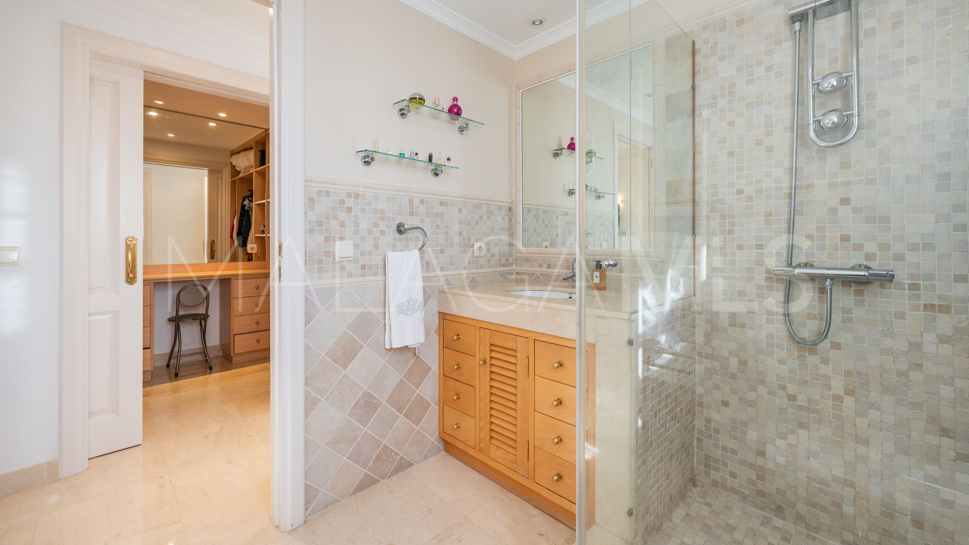 Villa for sale in Los Arqueros