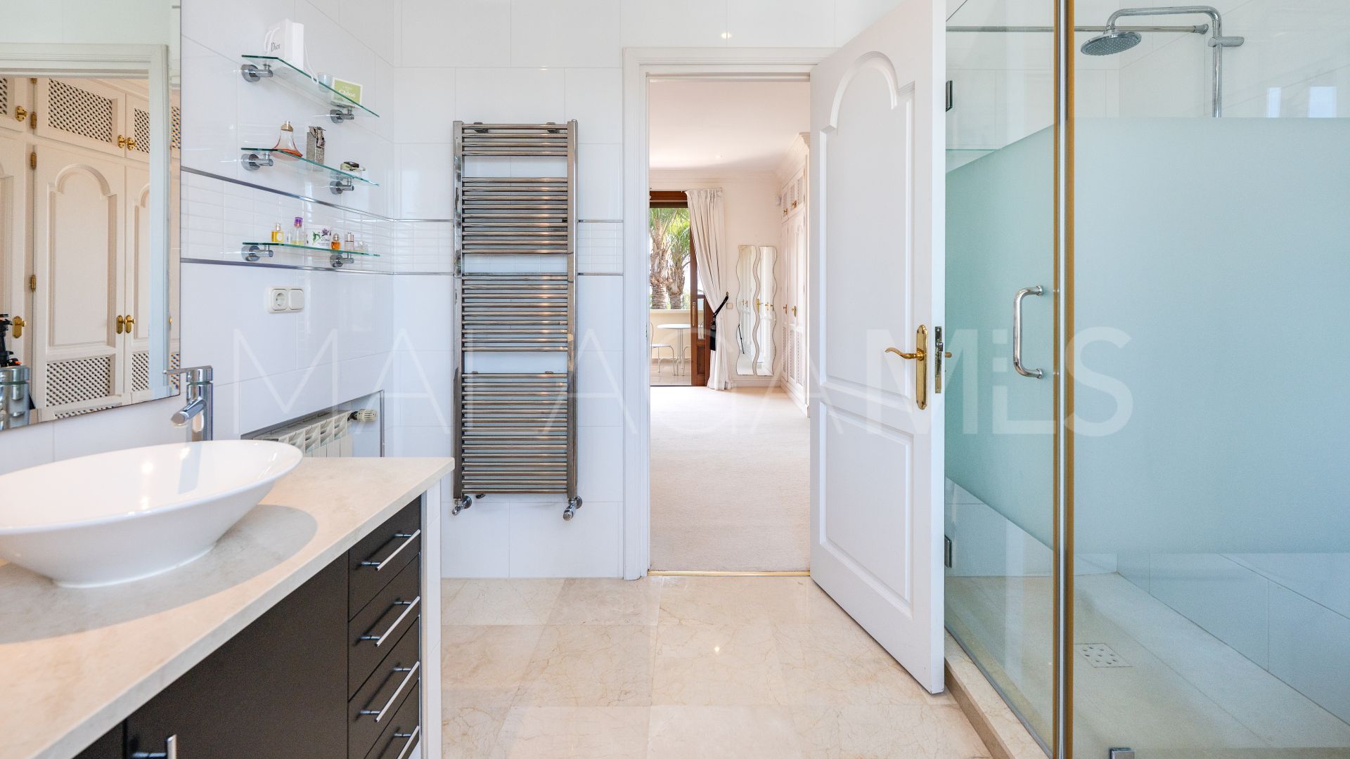 Villa for sale in Los Arqueros