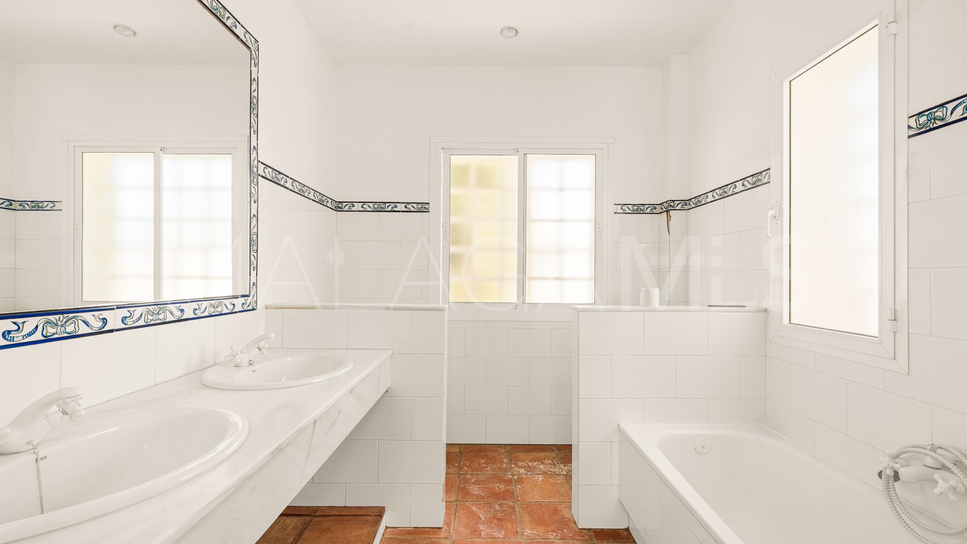 Villa for sale in Marbesa