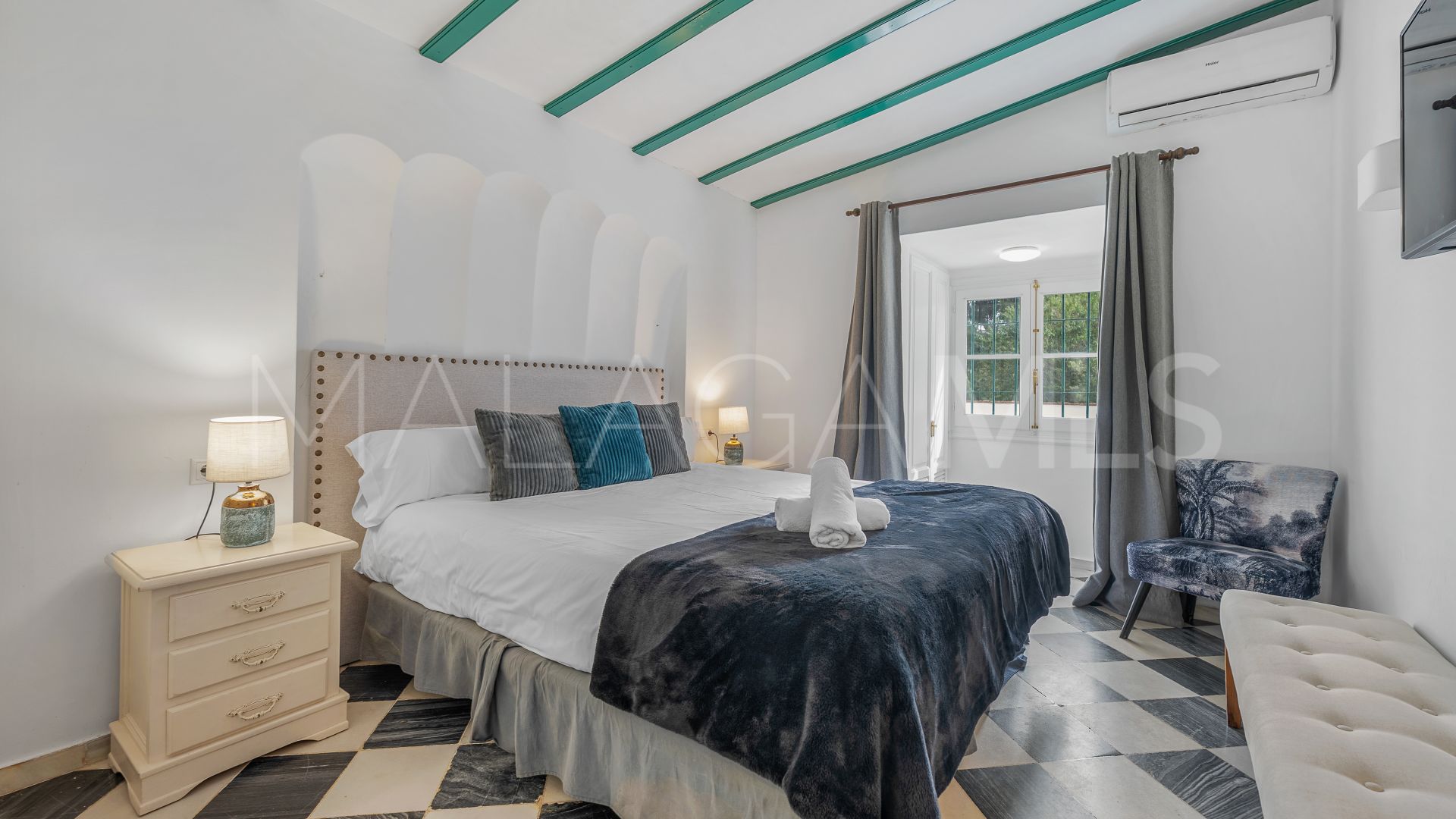 Villa for sale in Nueva Andalucia