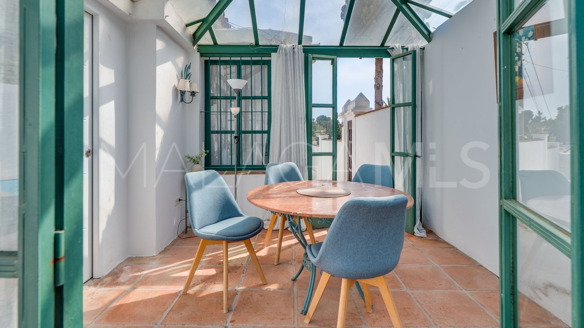 Villa for sale in Nueva Andalucia