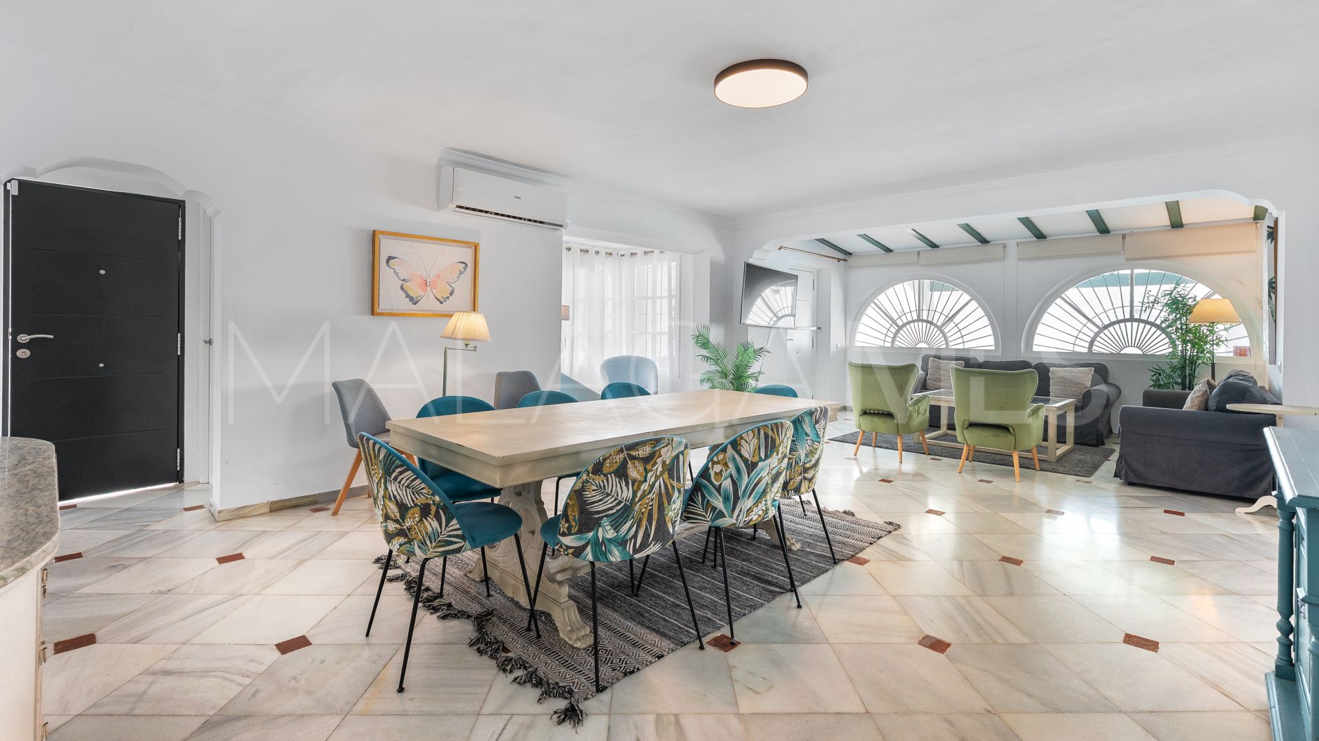 Villa for sale in Nueva Andalucia