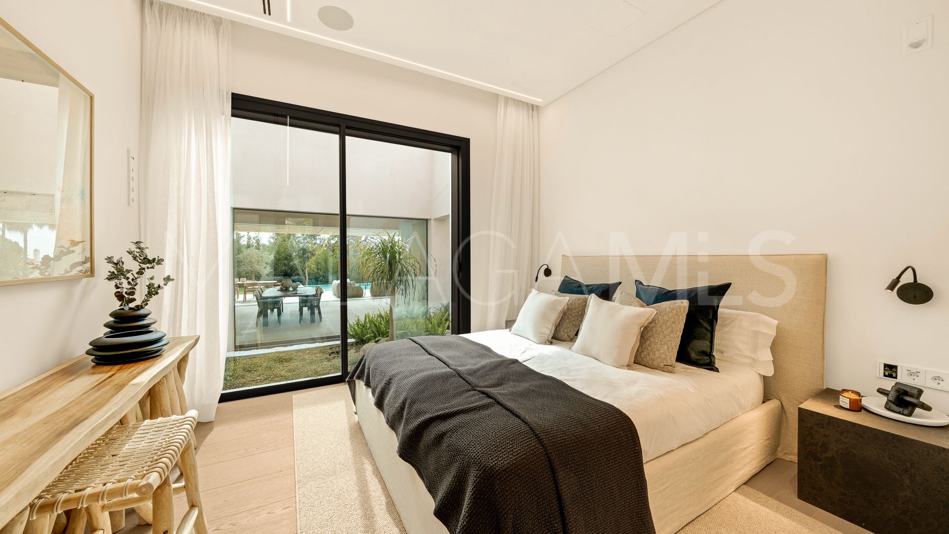 Villa for sale in Cascada de Camojan