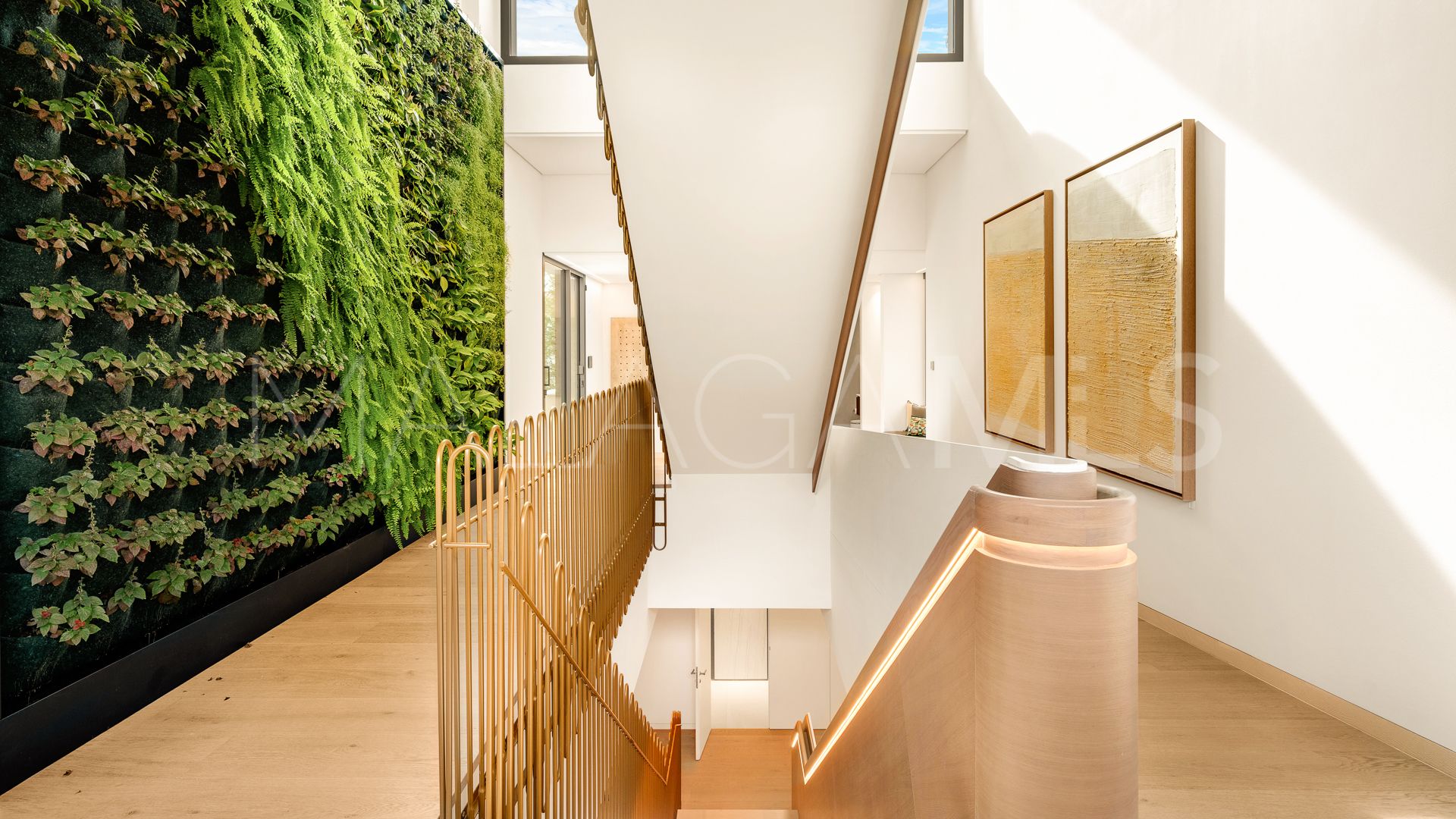 Villa for sale in Cascada de Camojan