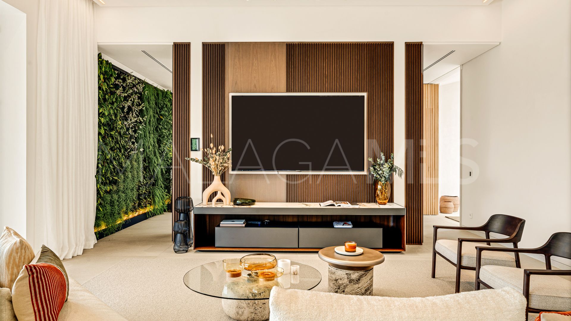 Villa for sale in Cascada de Camojan