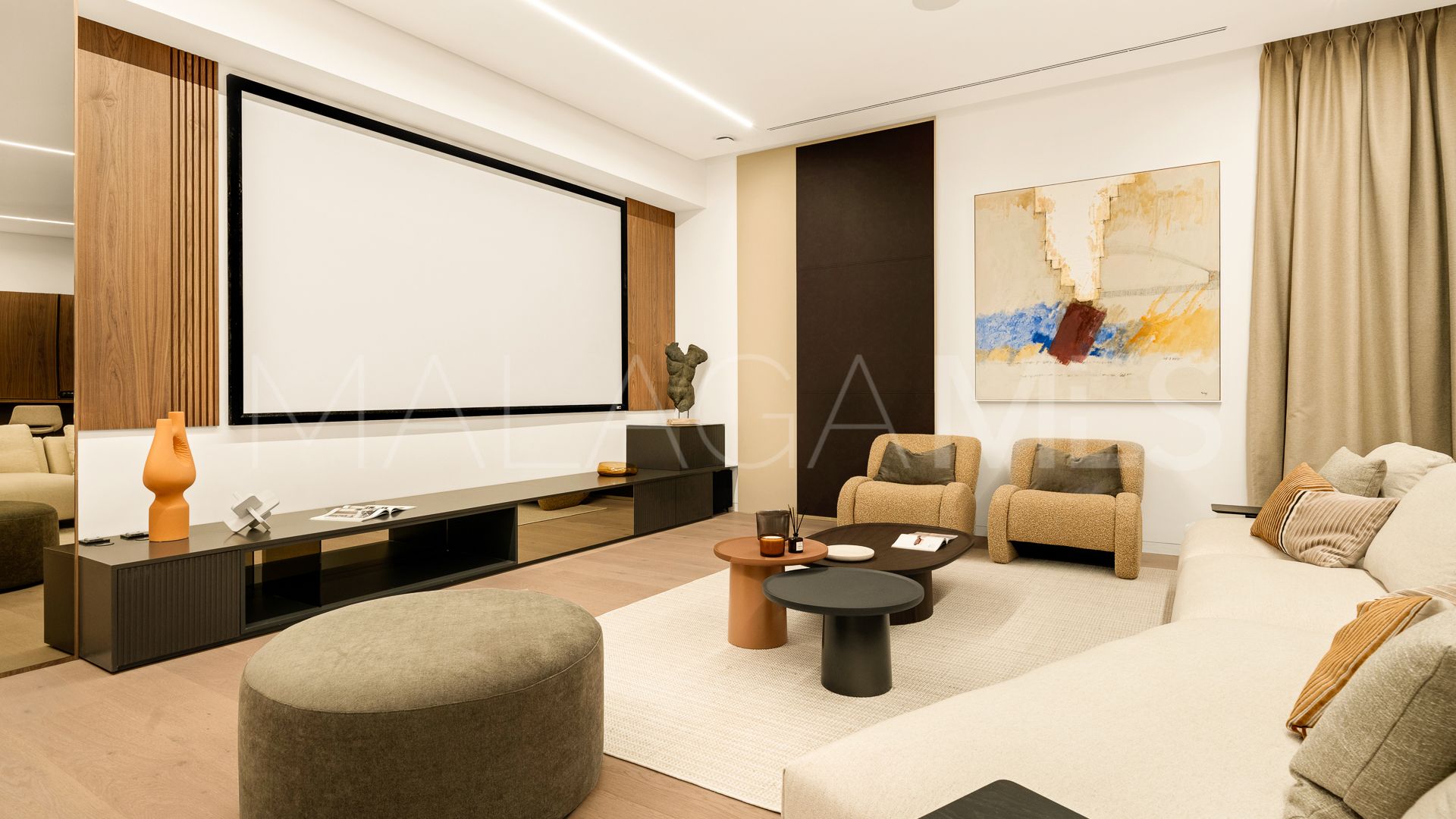 Villa for sale in Cascada de Camojan