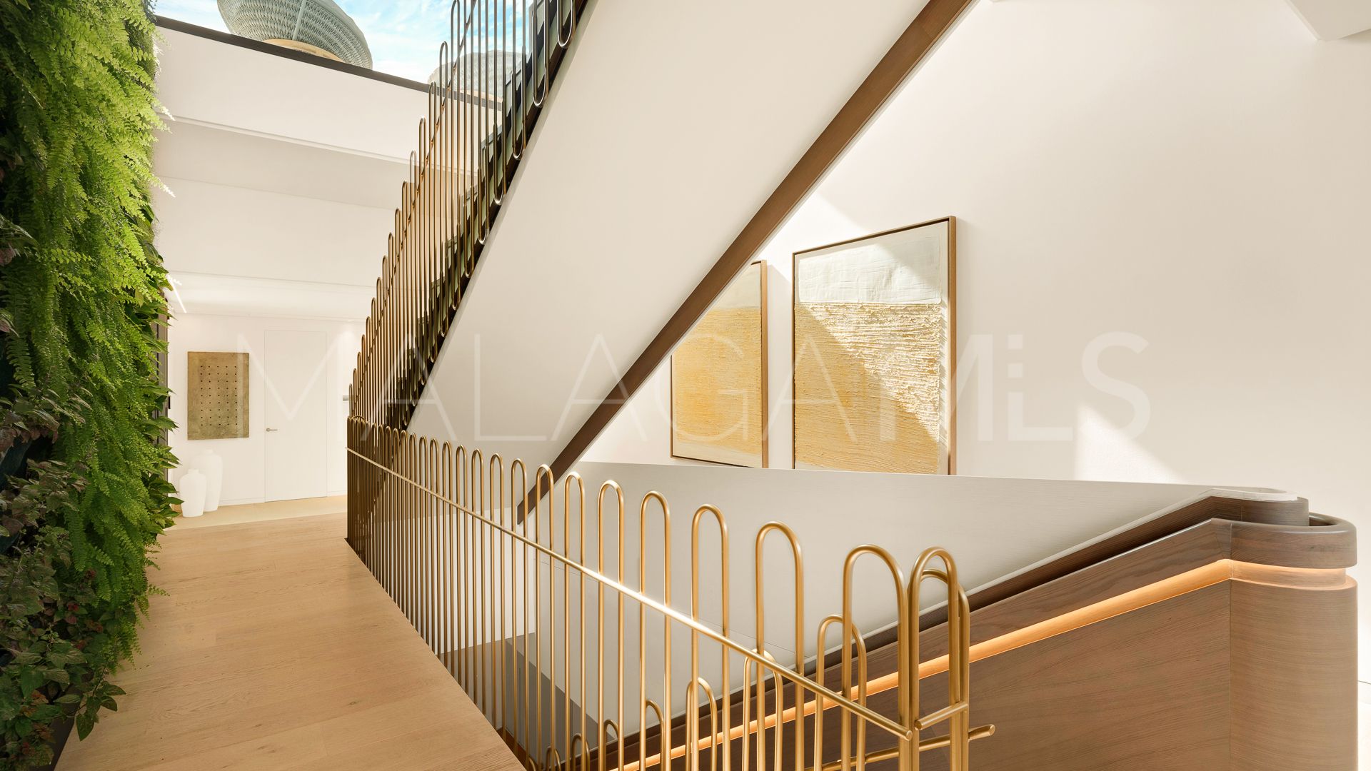 Villa for sale in Cascada de Camojan