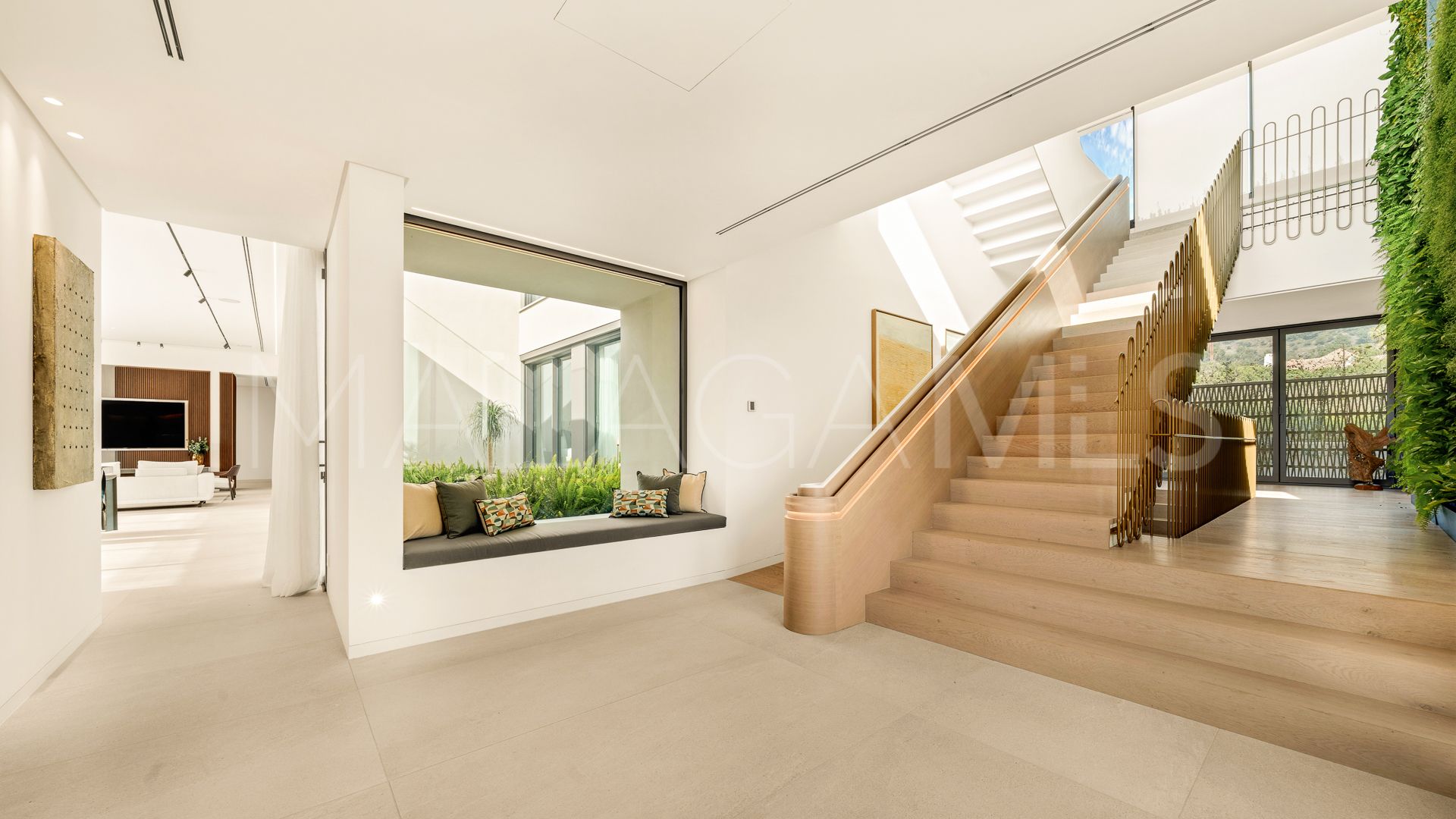 Villa for sale in Cascada de Camojan