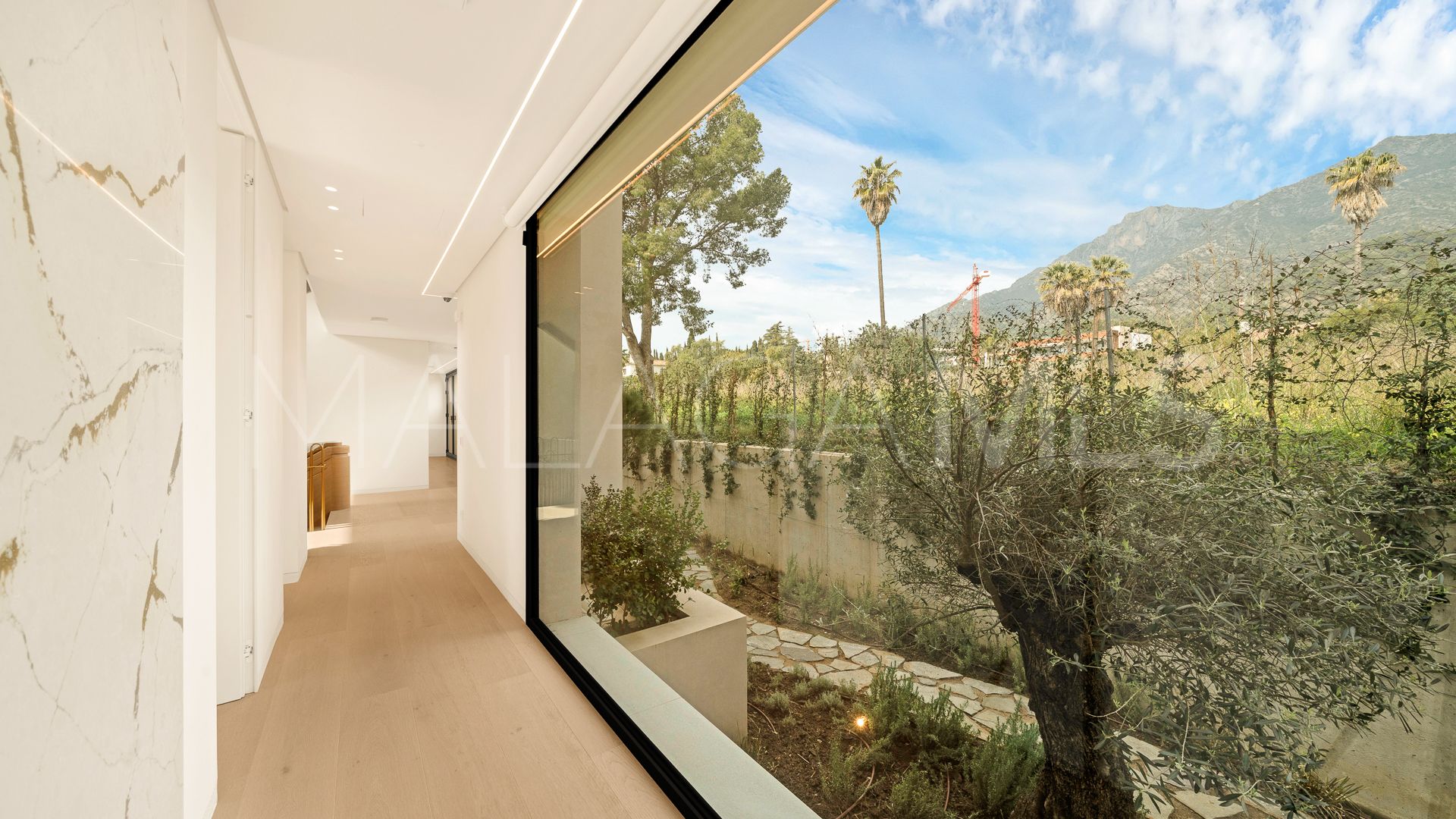 Villa for sale in Cascada de Camojan