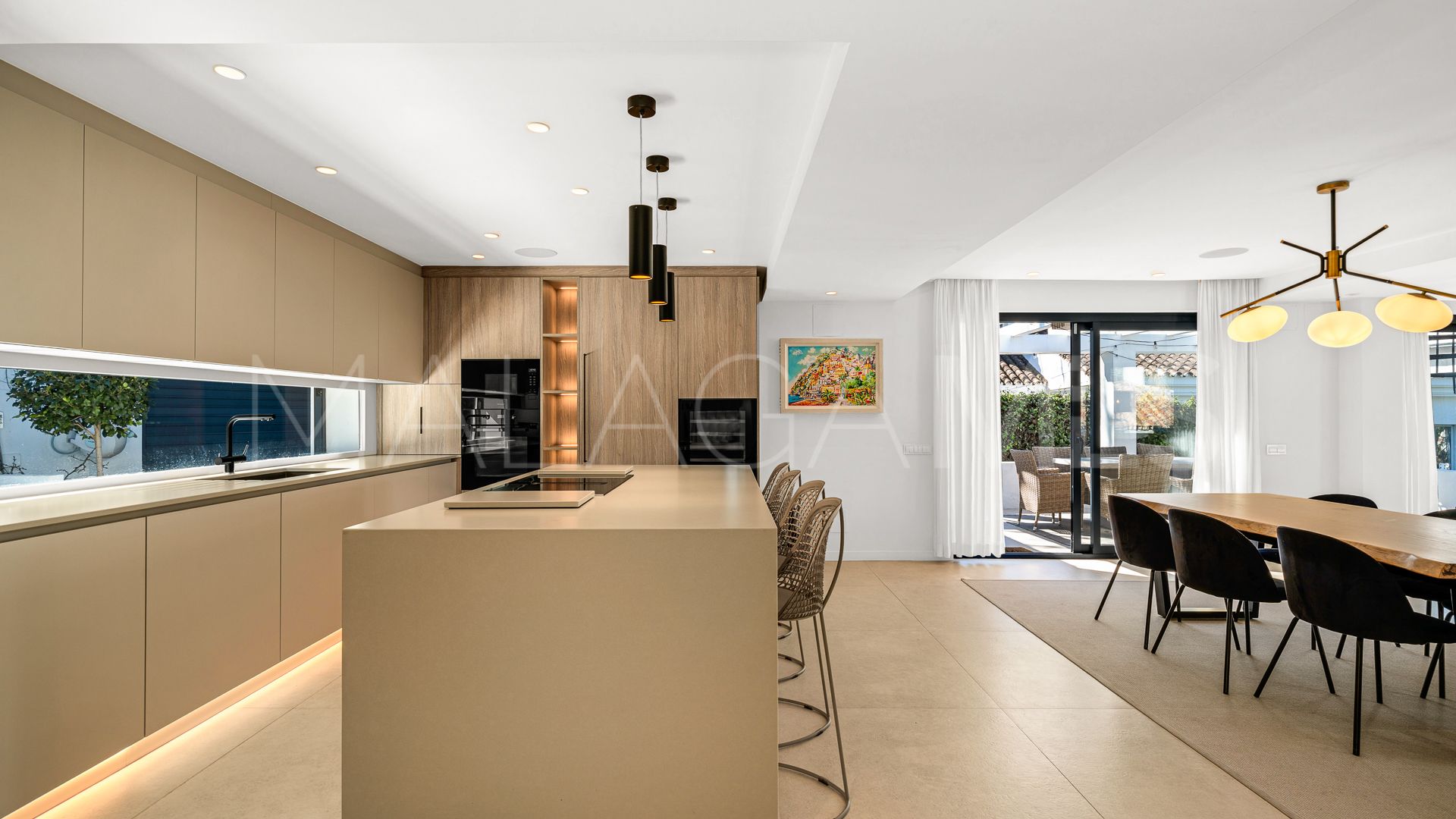 Villa for sale in Nueva Andalucia