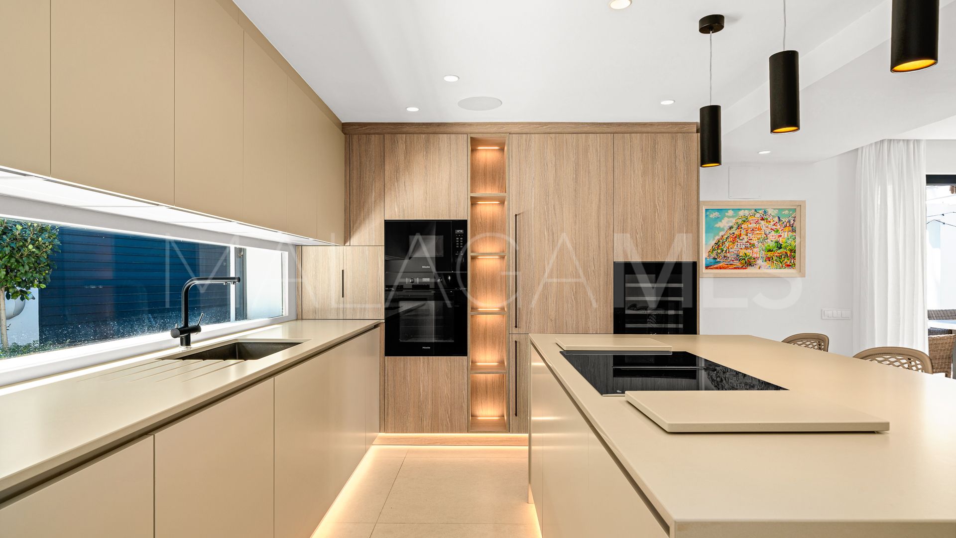 Villa for sale in Nueva Andalucia