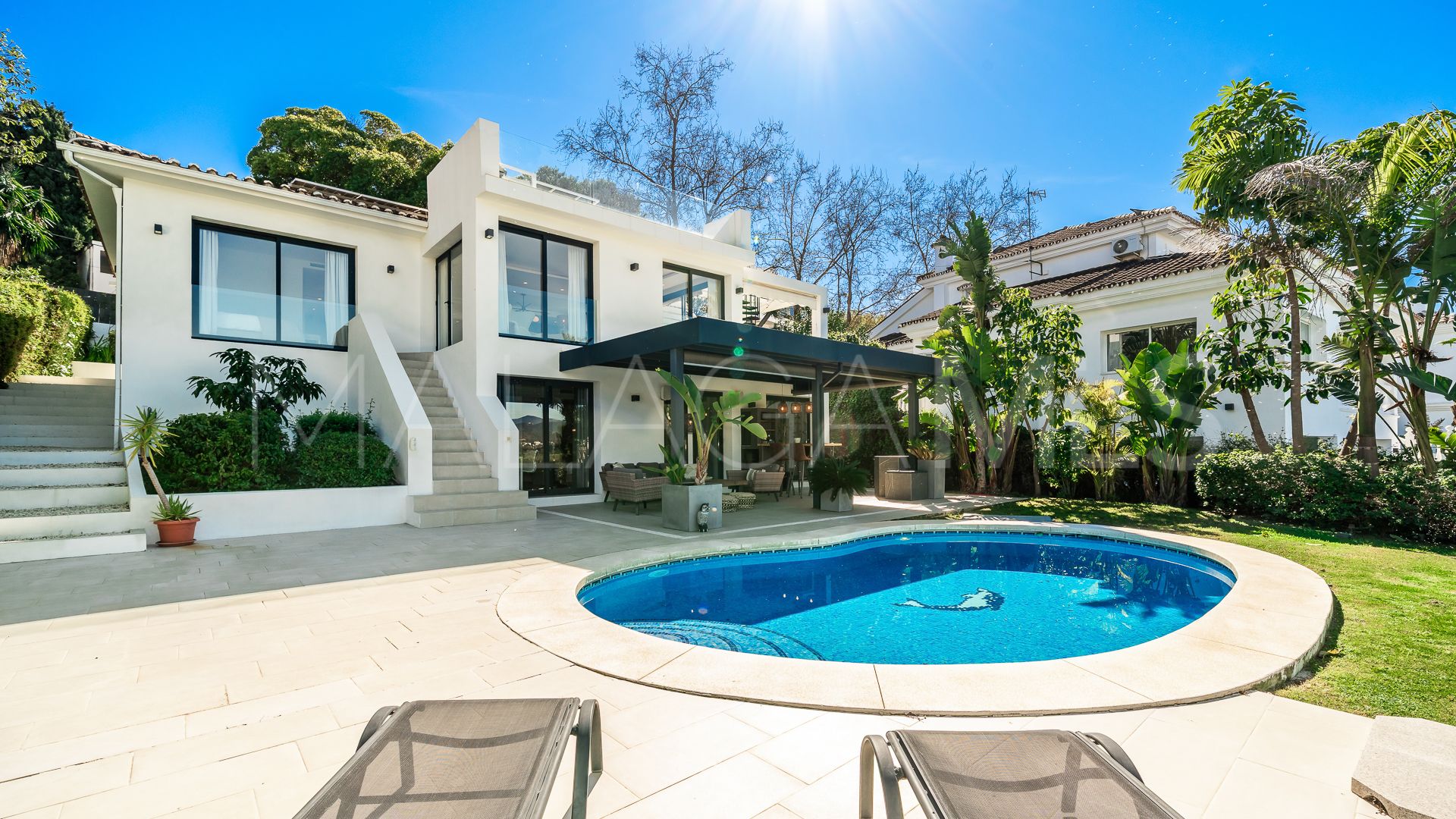 Villa for sale in Nueva Andalucia