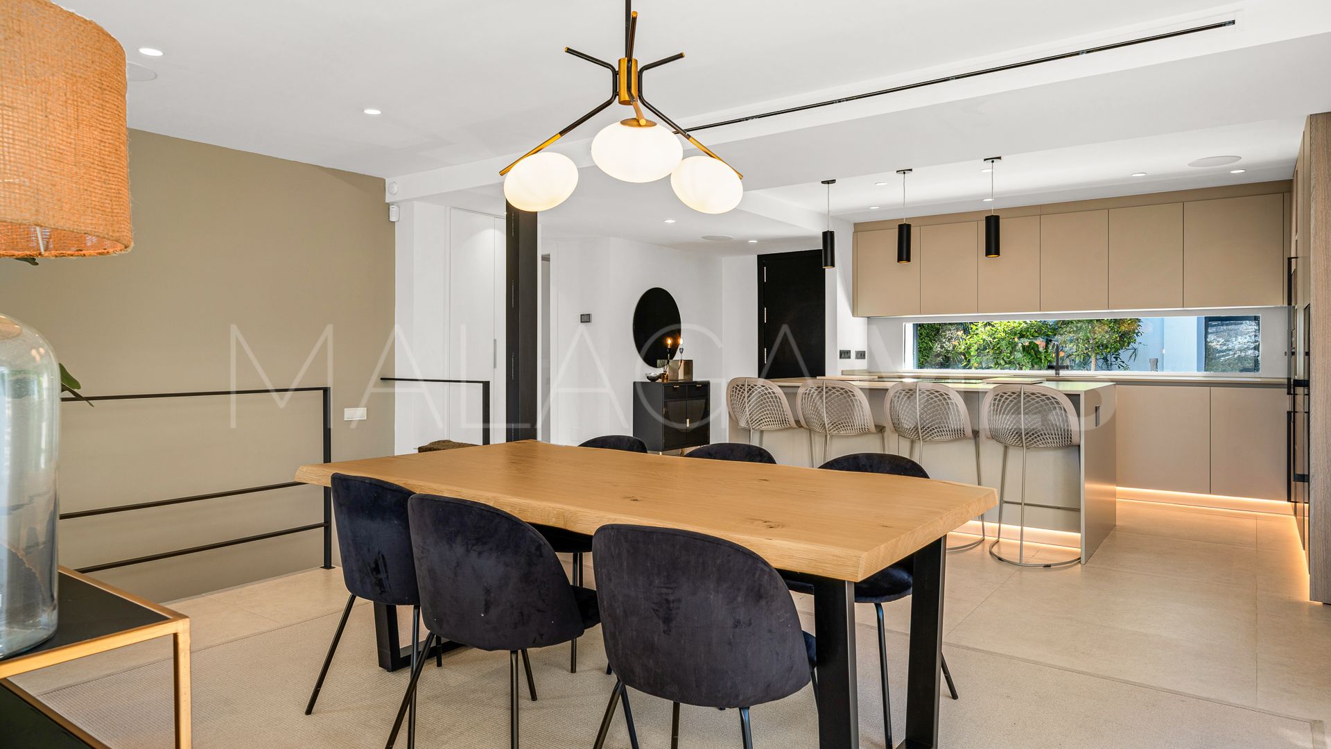 Villa for sale in Nueva Andalucia