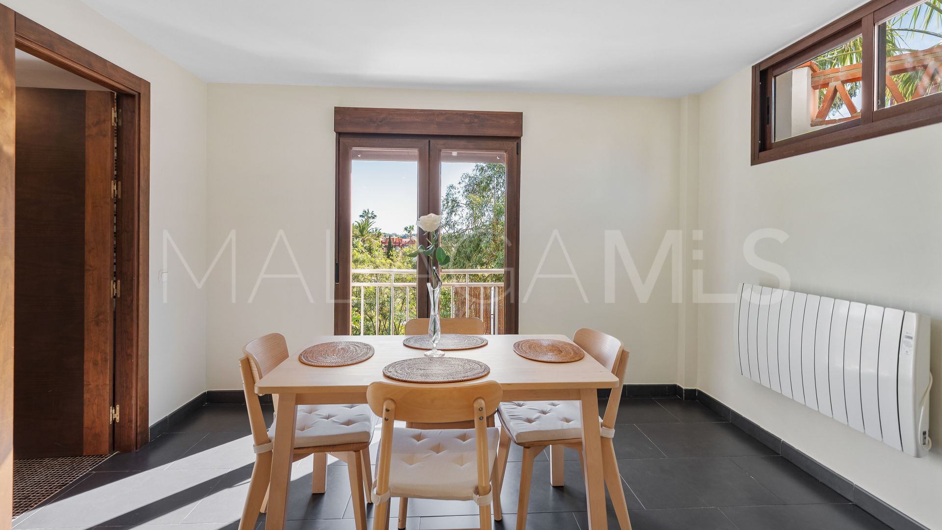 For sale villa with 5 bedrooms in Hacienda las Chapas