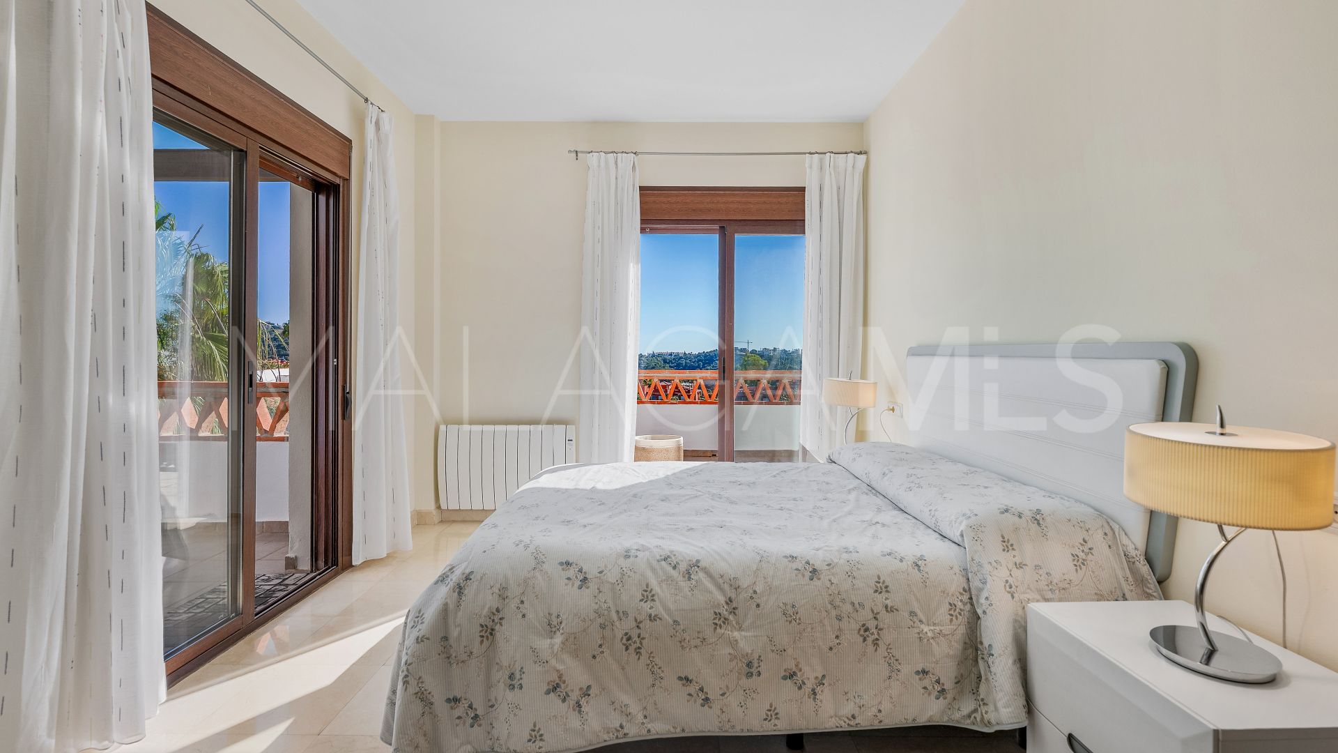 For sale villa with 5 bedrooms in Hacienda las Chapas