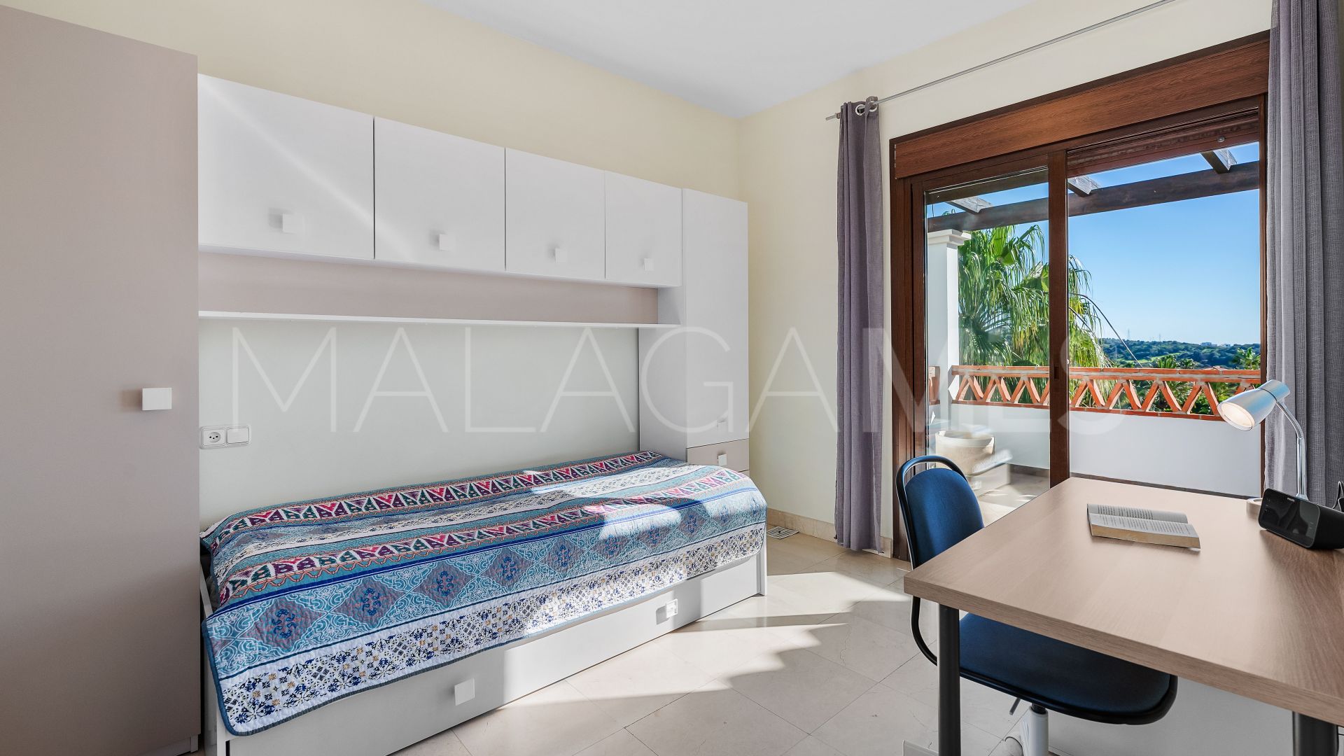 For sale villa with 5 bedrooms in Hacienda las Chapas