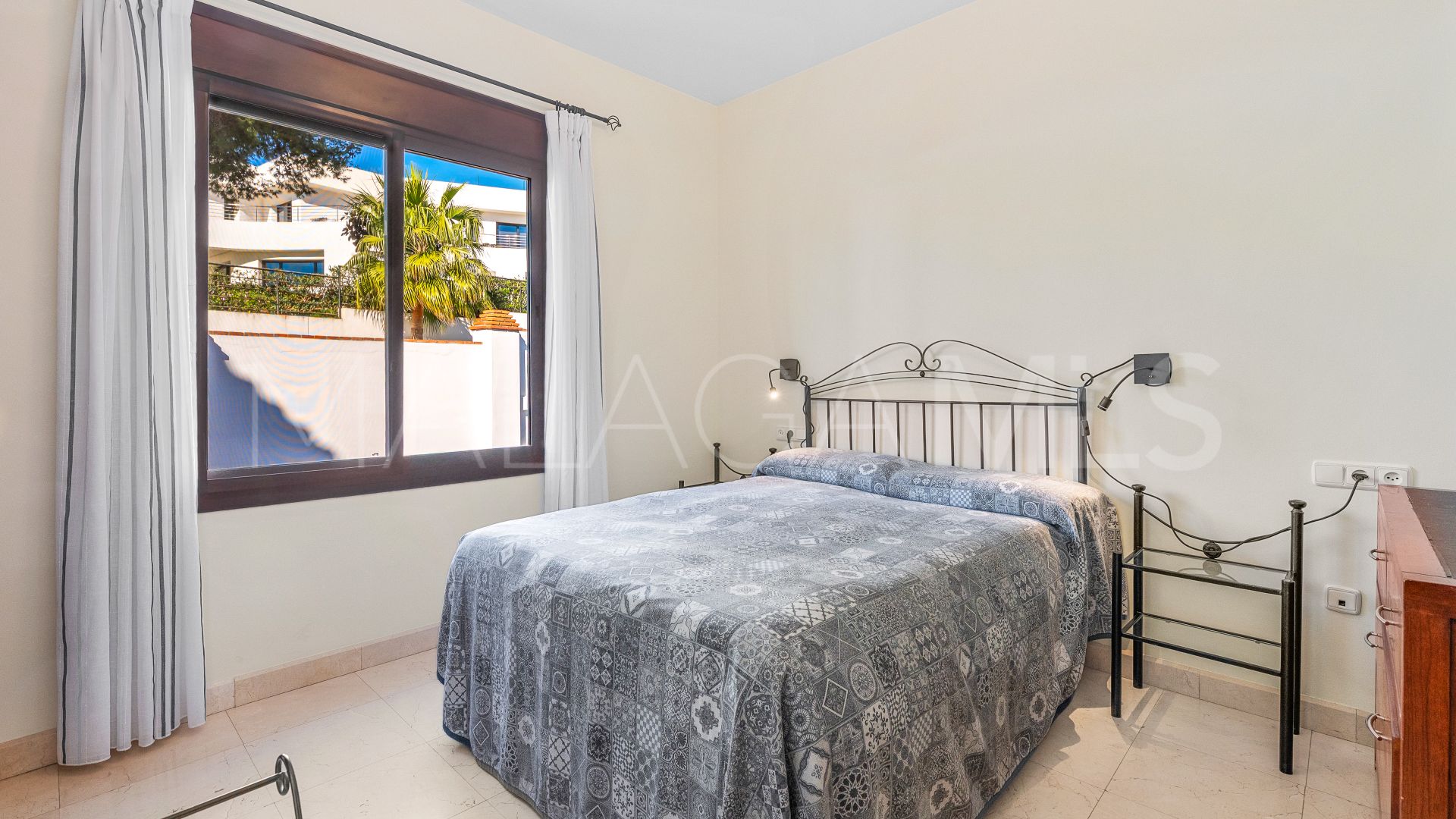 For sale villa with 5 bedrooms in Hacienda las Chapas