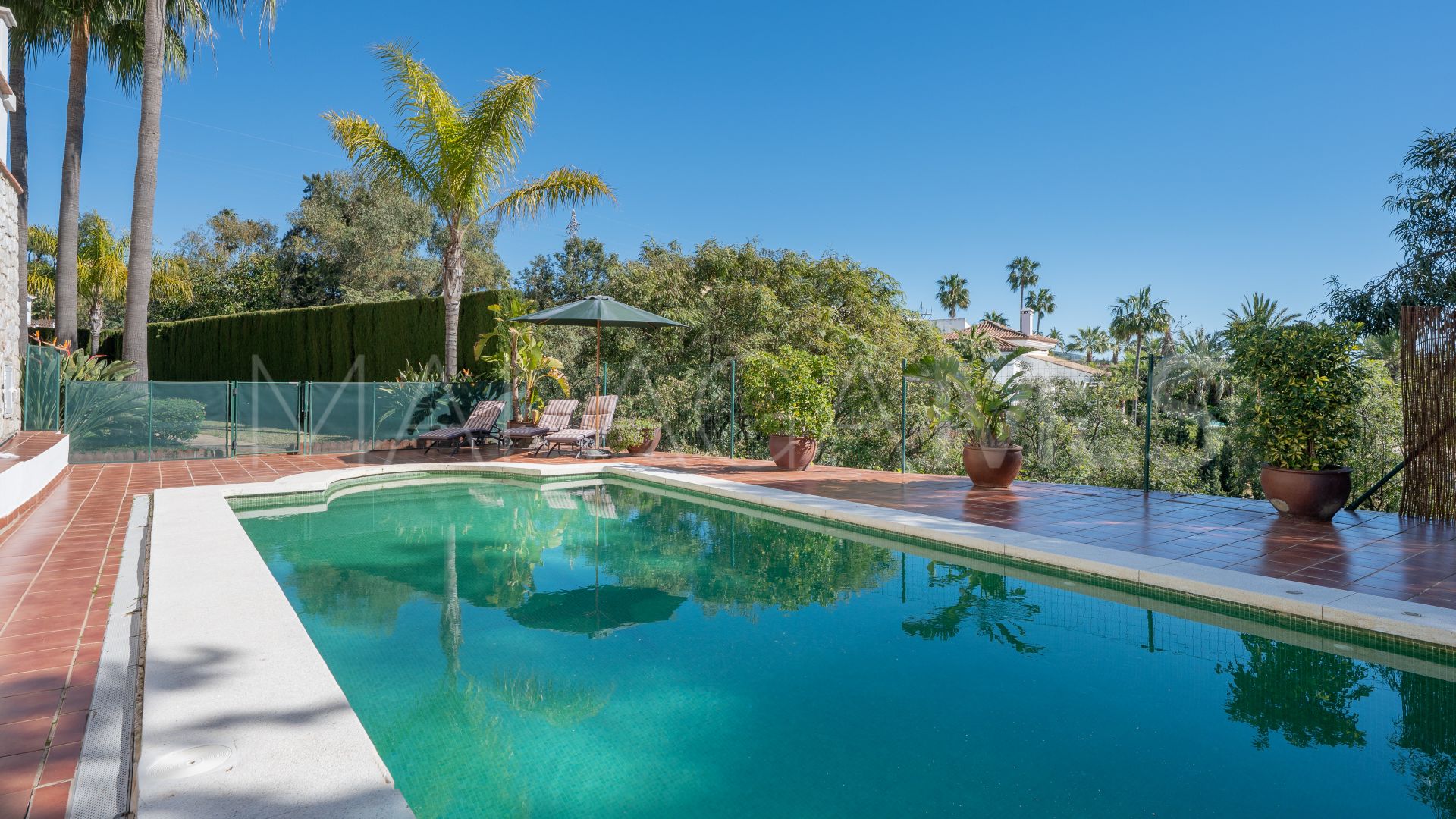 For sale villa with 5 bedrooms in Hacienda las Chapas