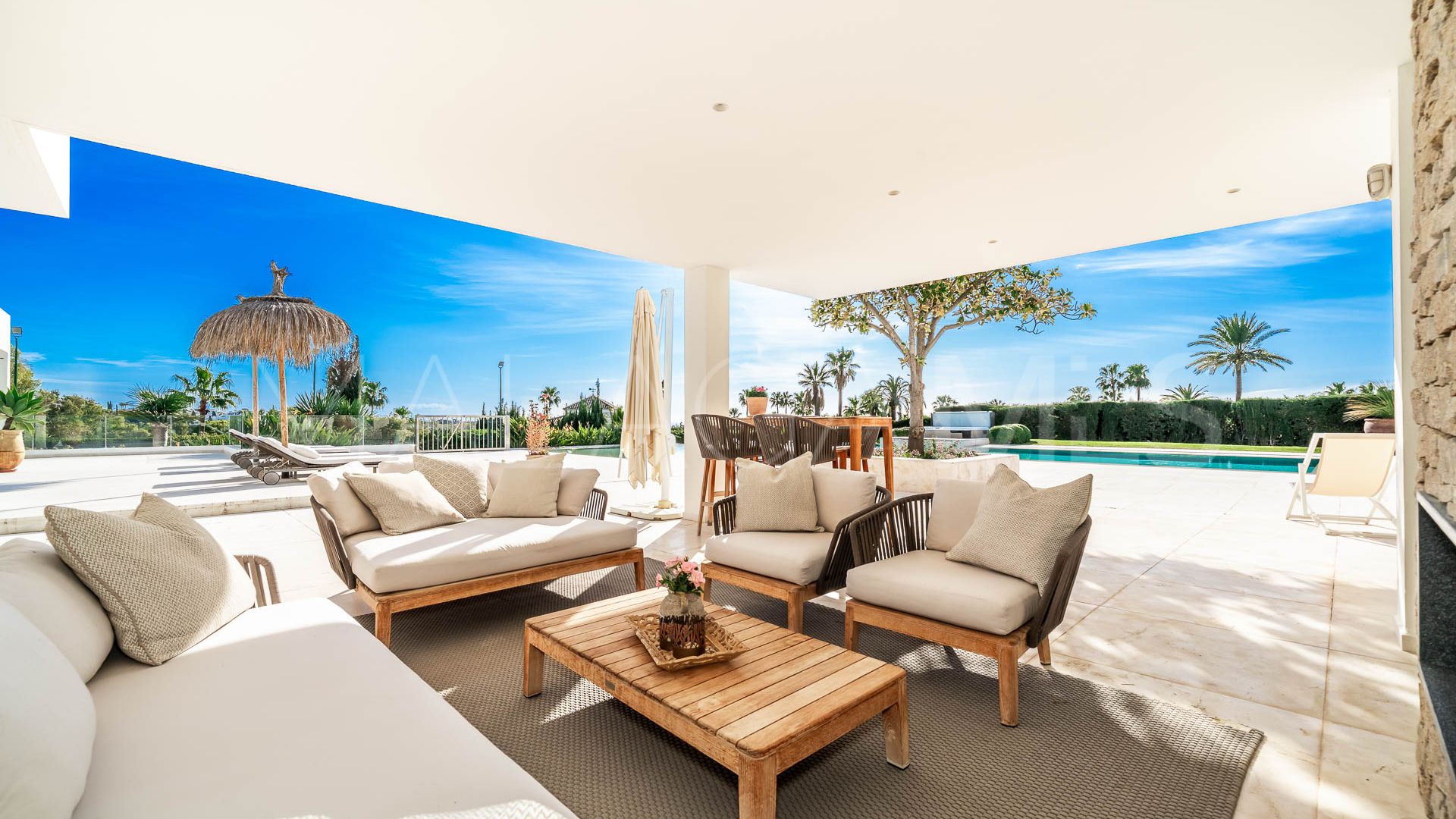 Villa for sale in Nueva Andalucia