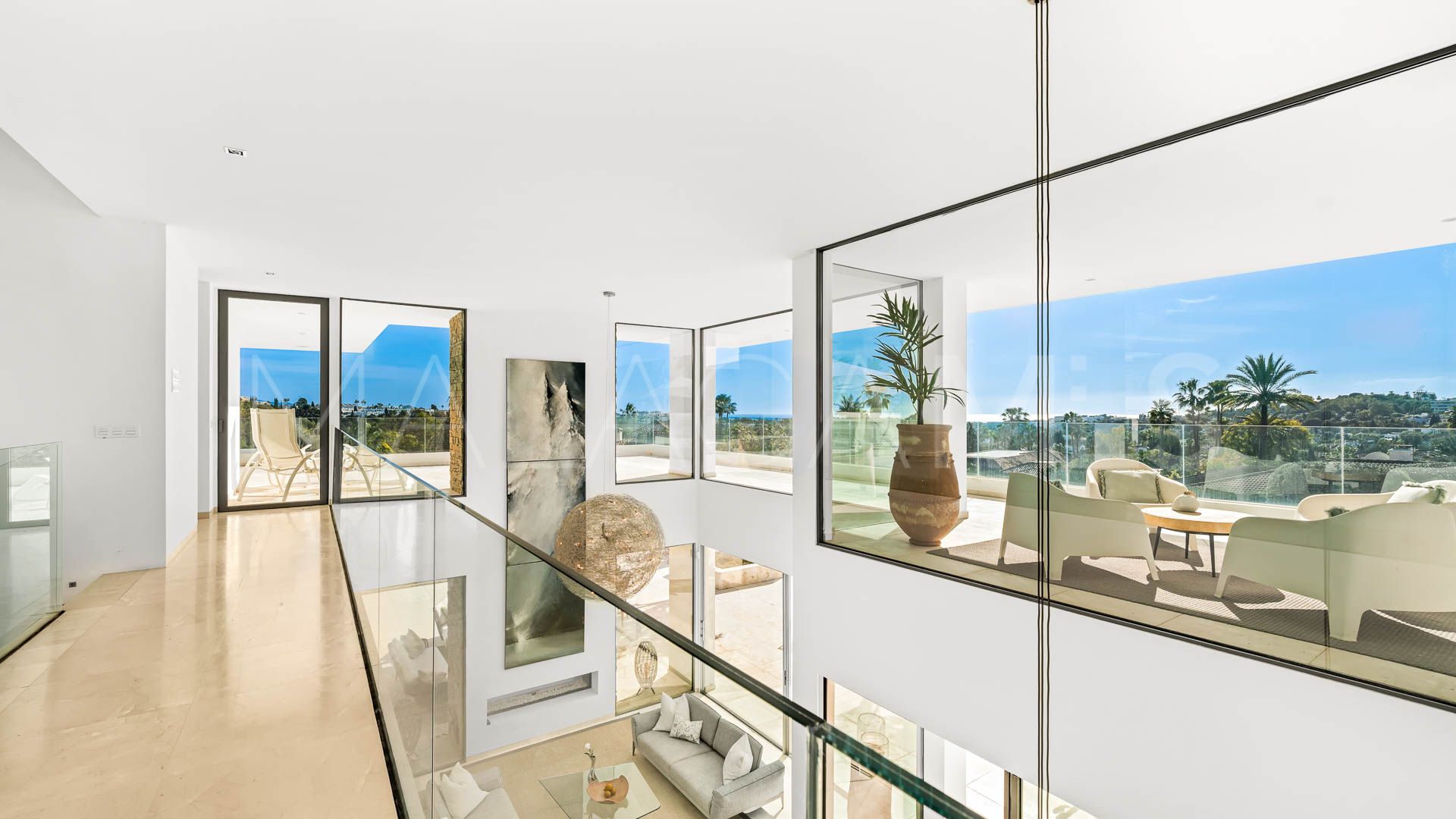 Villa for sale in Nueva Andalucia