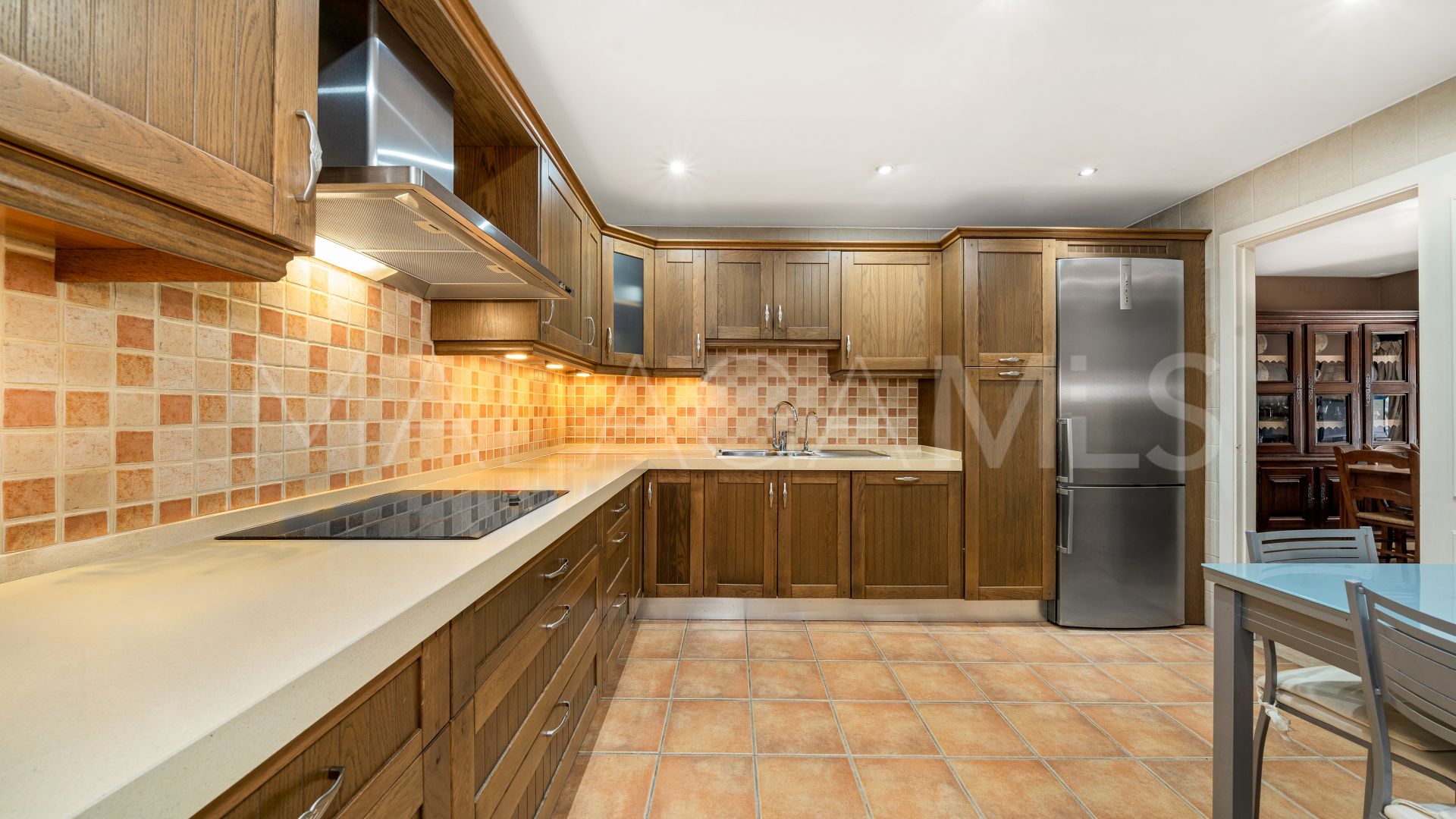 Markplanslägenhet for sale in Nueva Andalucia