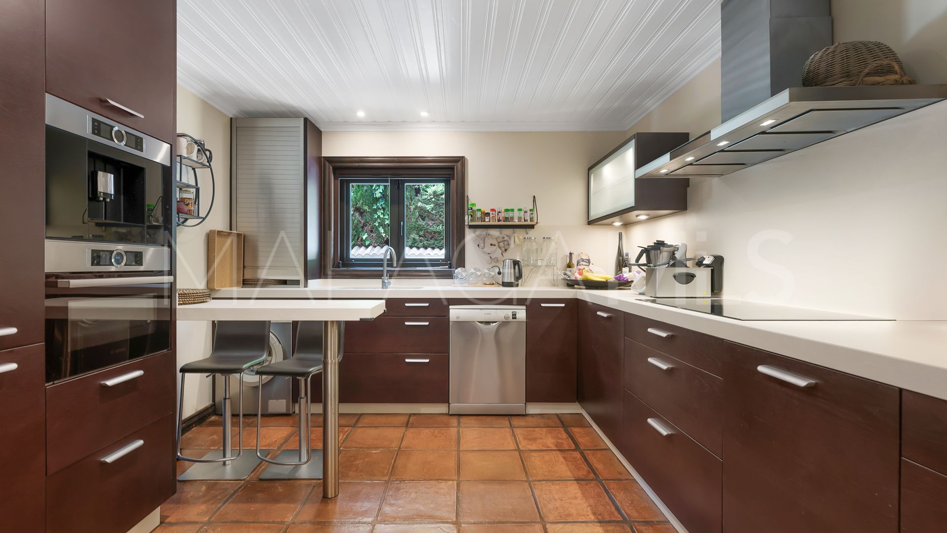 Villa for sale in Elviria