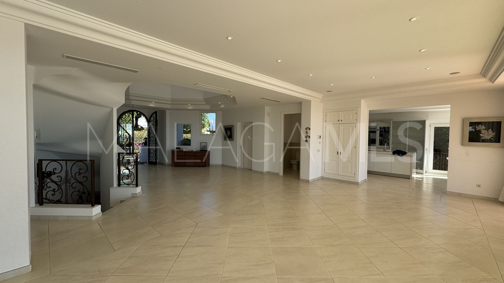 Villa for sale in Los Flamingos Golf