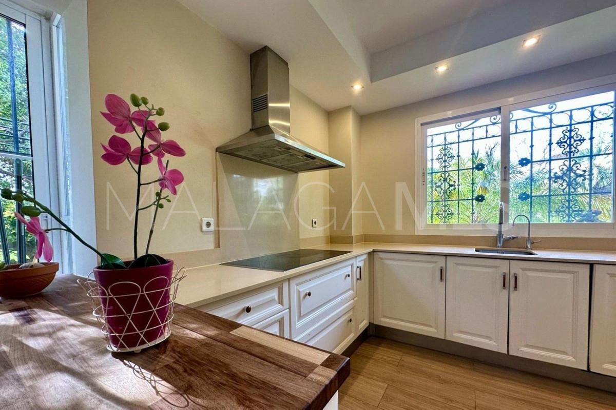 Villa for sale in Guadalmina Alta