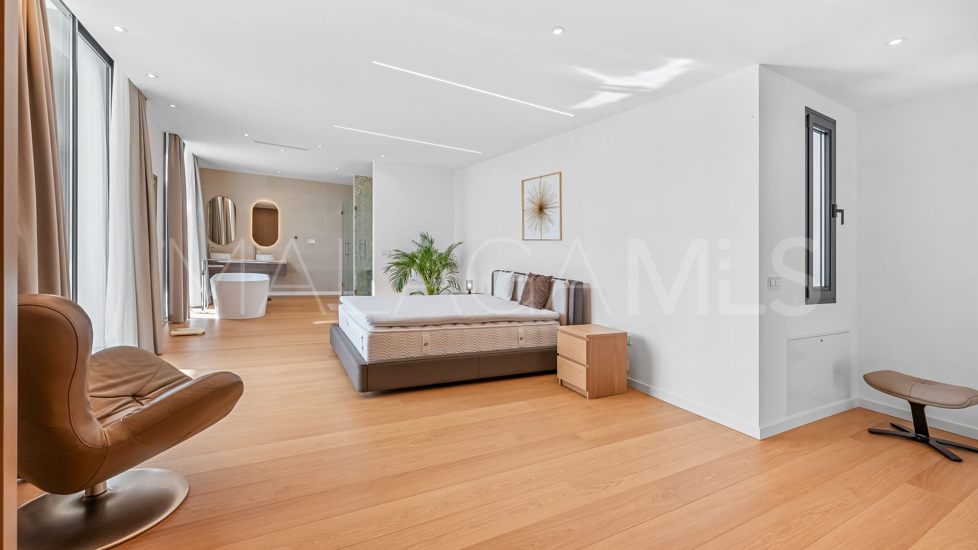 Villa for sale in Paraiso Alto