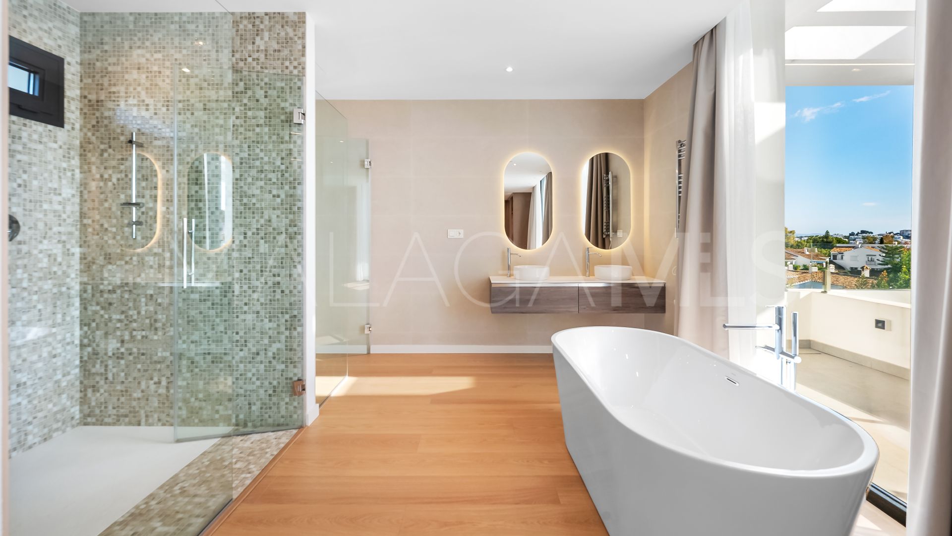 Villa for sale in Paraiso Alto