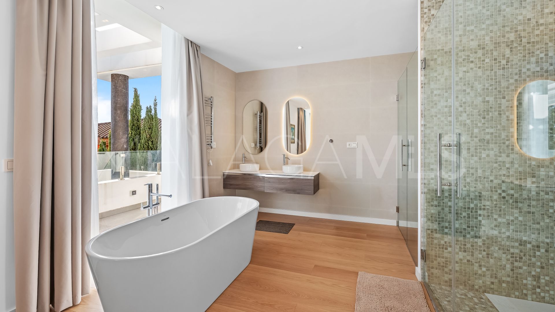 Villa for sale in Paraiso Alto