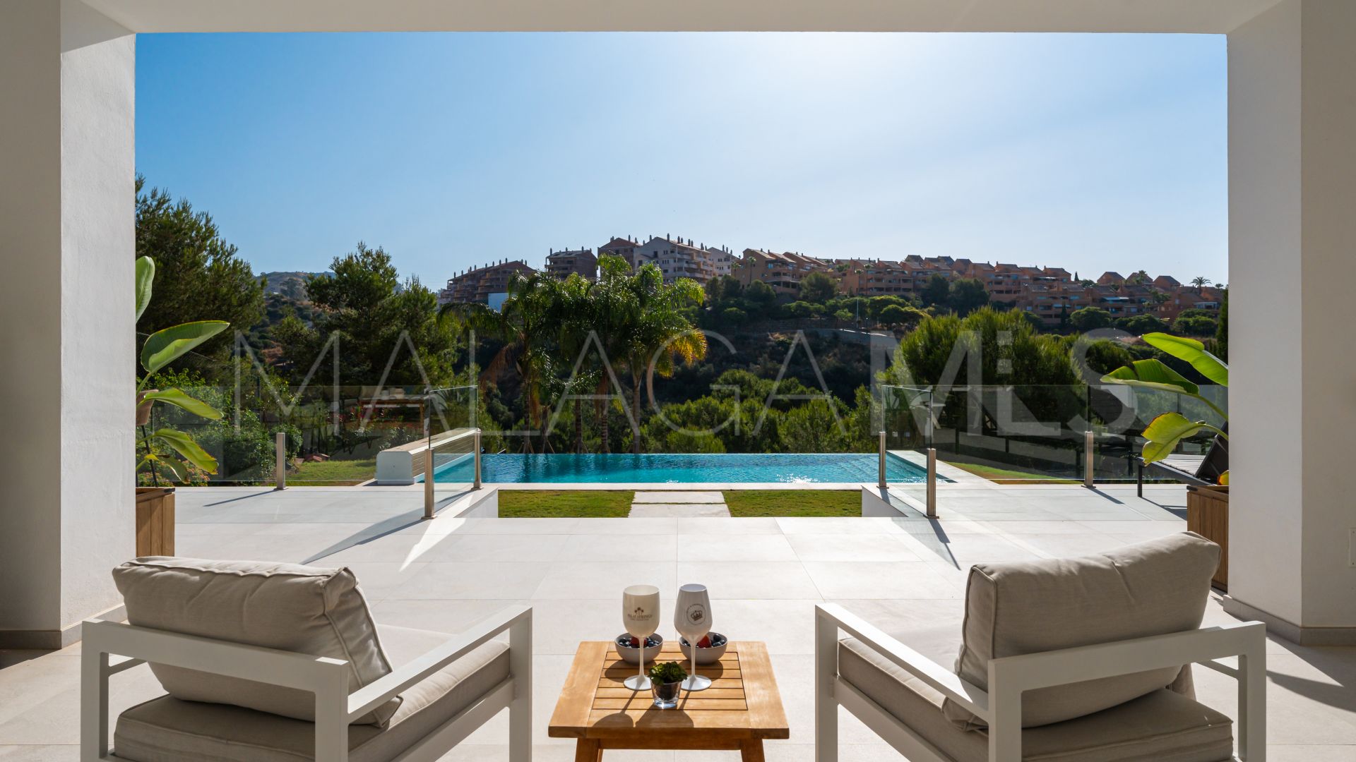 Villa for sale in Elviria de 5 bedrooms